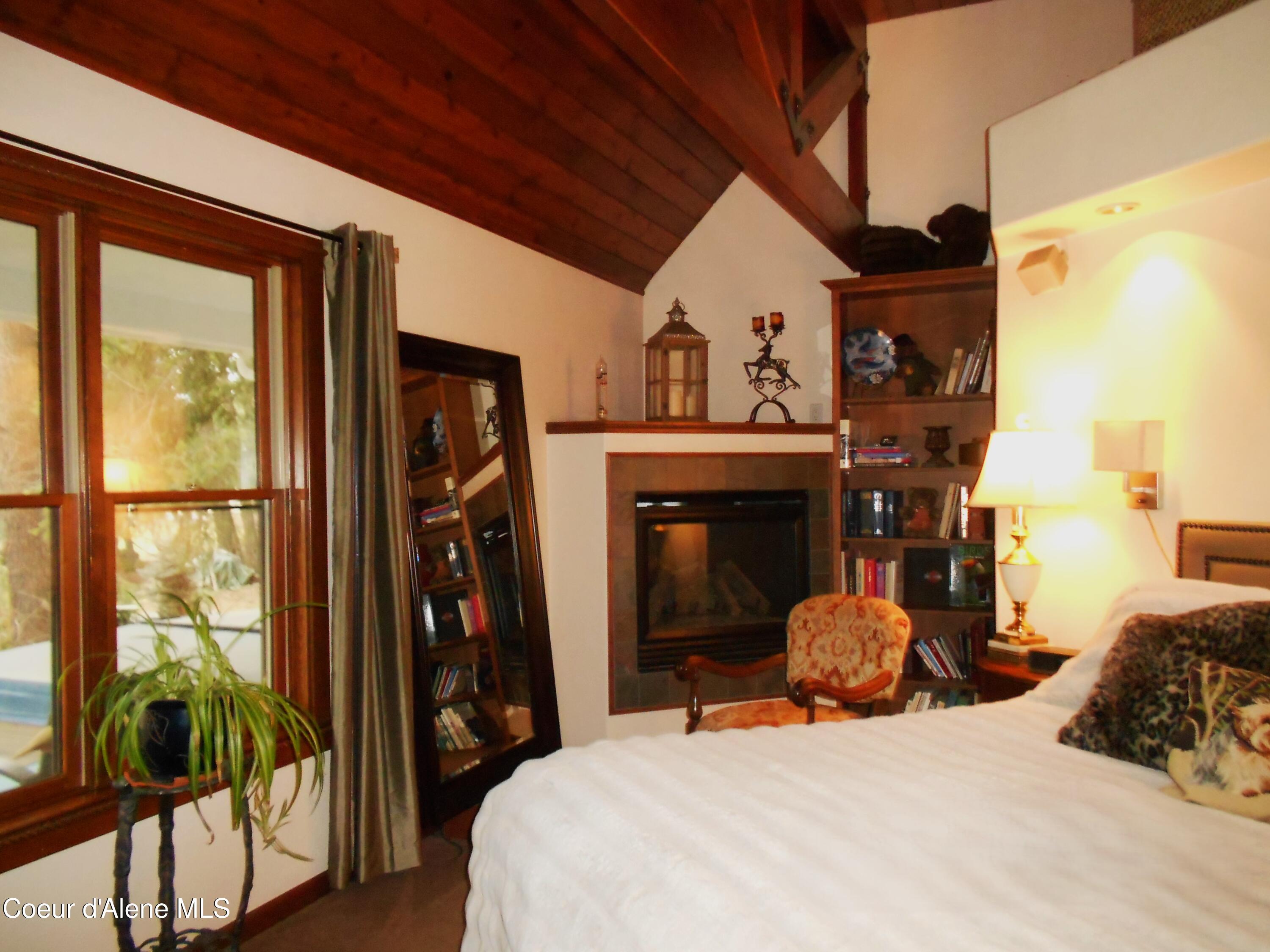 Coeur d'Alene, Idaho, 83814, United States, 4 Bedrooms Bedrooms, ,3 BathroomsBathrooms,Residential,For Sale,2012550