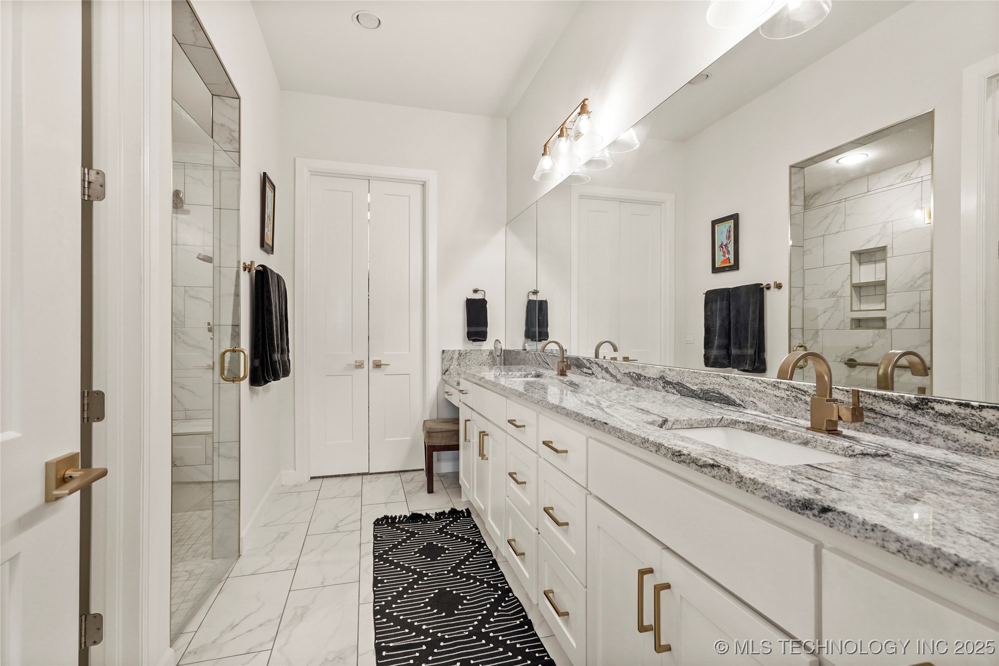 Tulsa, Oklahoma, 74132, United States, 2 Bedrooms Bedrooms, ,2 BathroomsBathrooms,Residential,For Sale,1926160