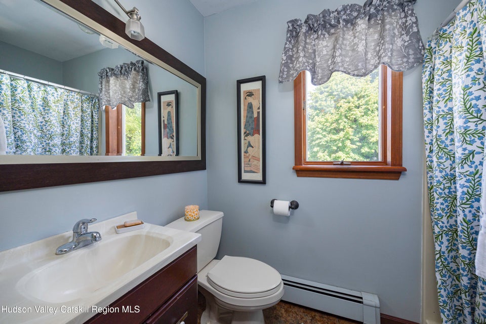 Saugerties, New York, 12477, United States, 3 Bedrooms Bedrooms, ,3 BathroomsBathrooms,Residential,For Sale,1974186