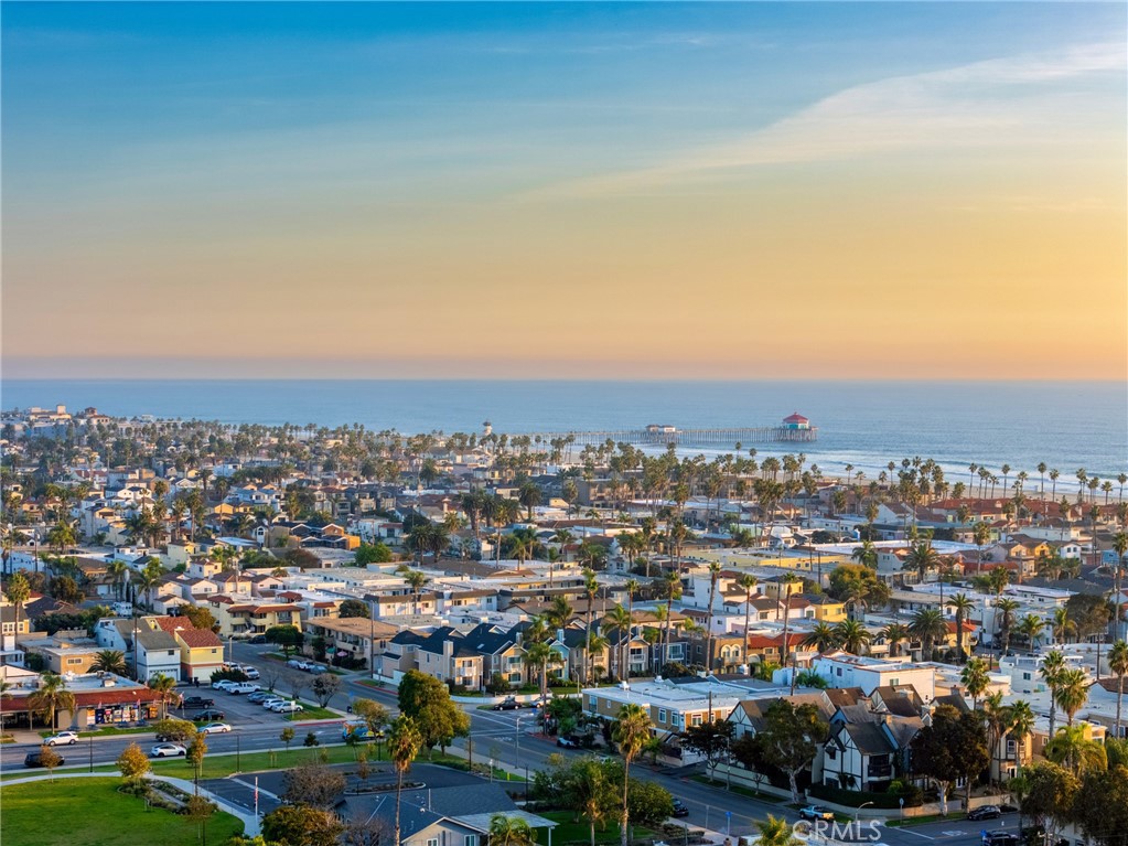 Huntington Beach, California, 92648, United States, 3 Bedrooms Bedrooms, ,5 BathroomsBathrooms,Residential,For Sale,2003455