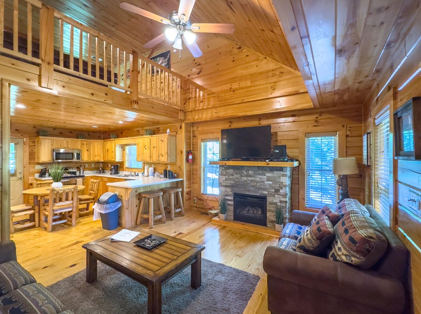 Sevierville, Tennessee, 37876, United States, 13 Bedrooms Bedrooms, ,14 BathroomsBathrooms,Residential,For Sale,1974606