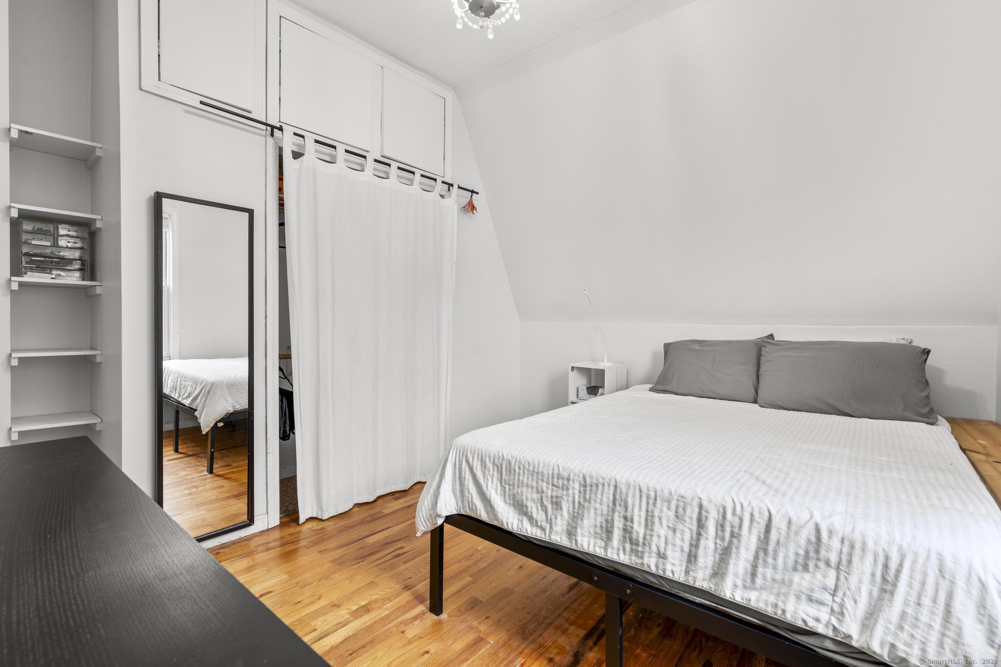 Fairfield, Connecticut, 06825, United States, 3 Bedrooms Bedrooms, ,2 BathroomsBathrooms,Residential,For Sale,1990331