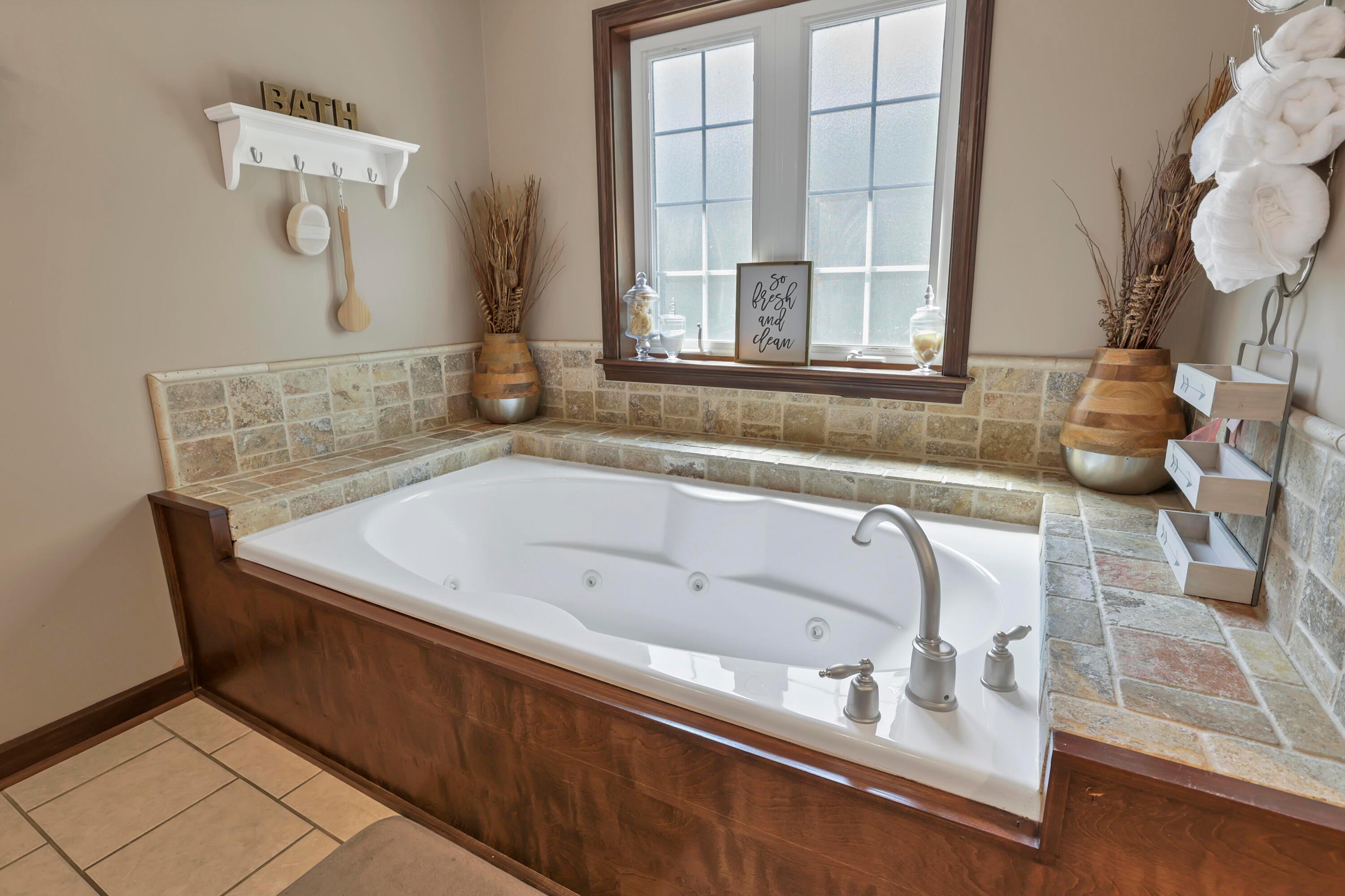 Newark, Ohio, 43055, United States, 4 Bedrooms Bedrooms, ,3 BathroomsBathrooms,Residential,For Sale,1928716