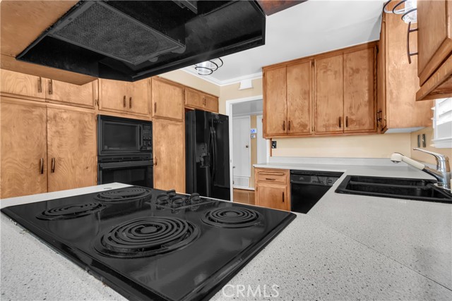 Lynwood, California, 90262, United States, 5 Bedrooms Bedrooms, ,2 BathroomsBathrooms,Residential,For Sale,1914118