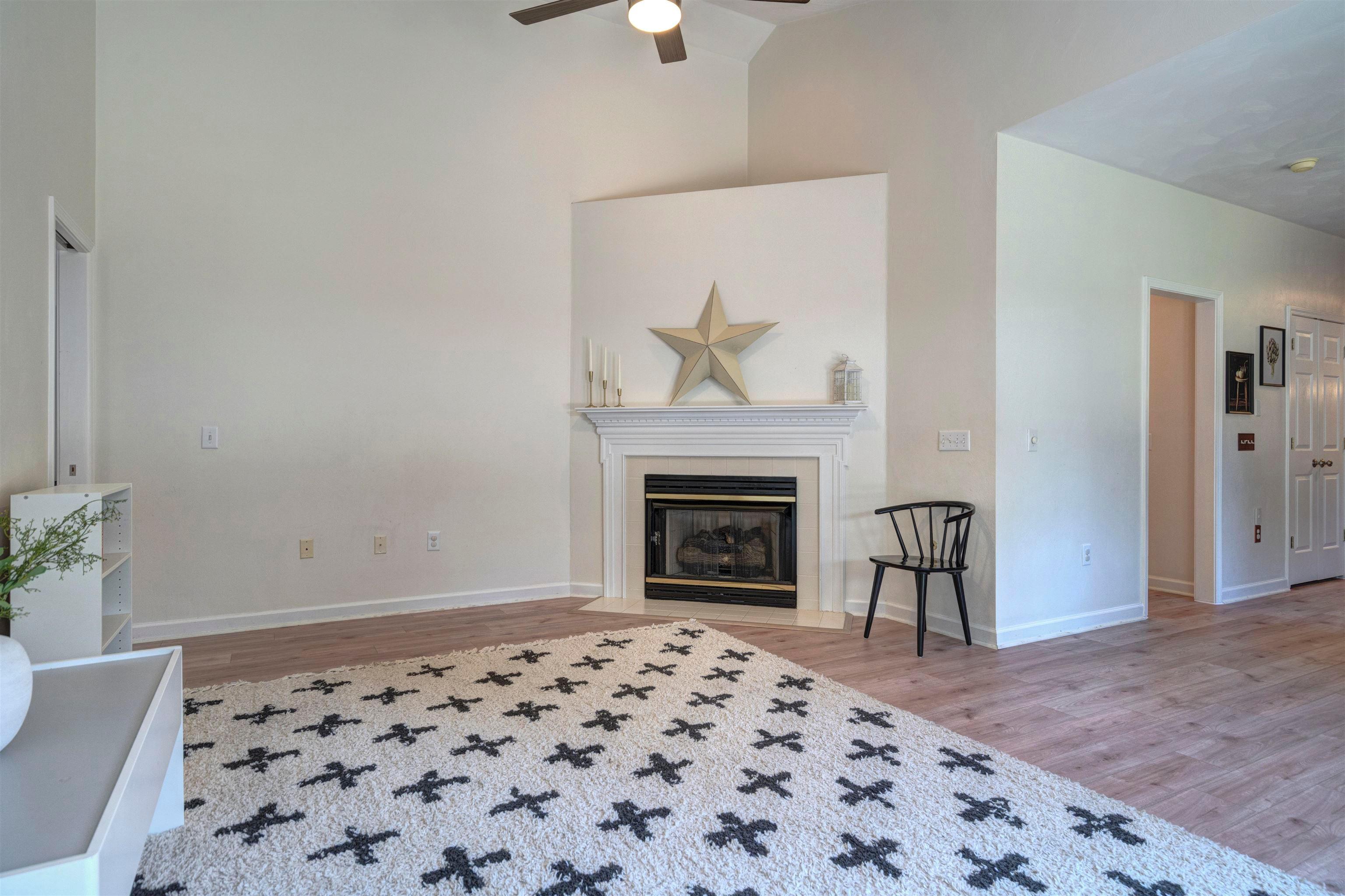 Christiansburg, Virginia, 24073, United States, 4 Bedrooms Bedrooms, ,4 BathroomsBathrooms,Residential,For Sale,1940345