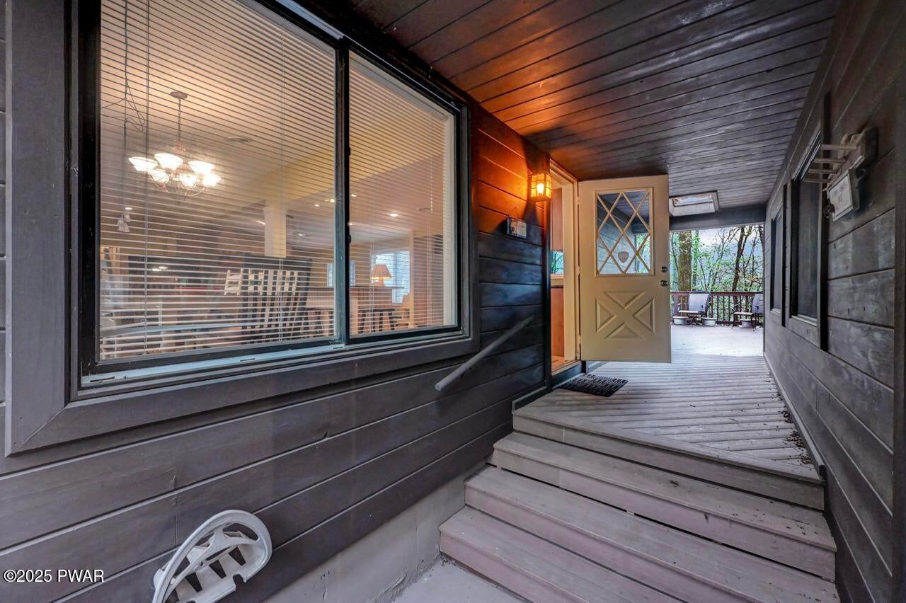 Lords Valley, Pennsylvania, 18428, United States, 5 Bedrooms Bedrooms, ,3 BathroomsBathrooms,Residential,For Sale,1977416