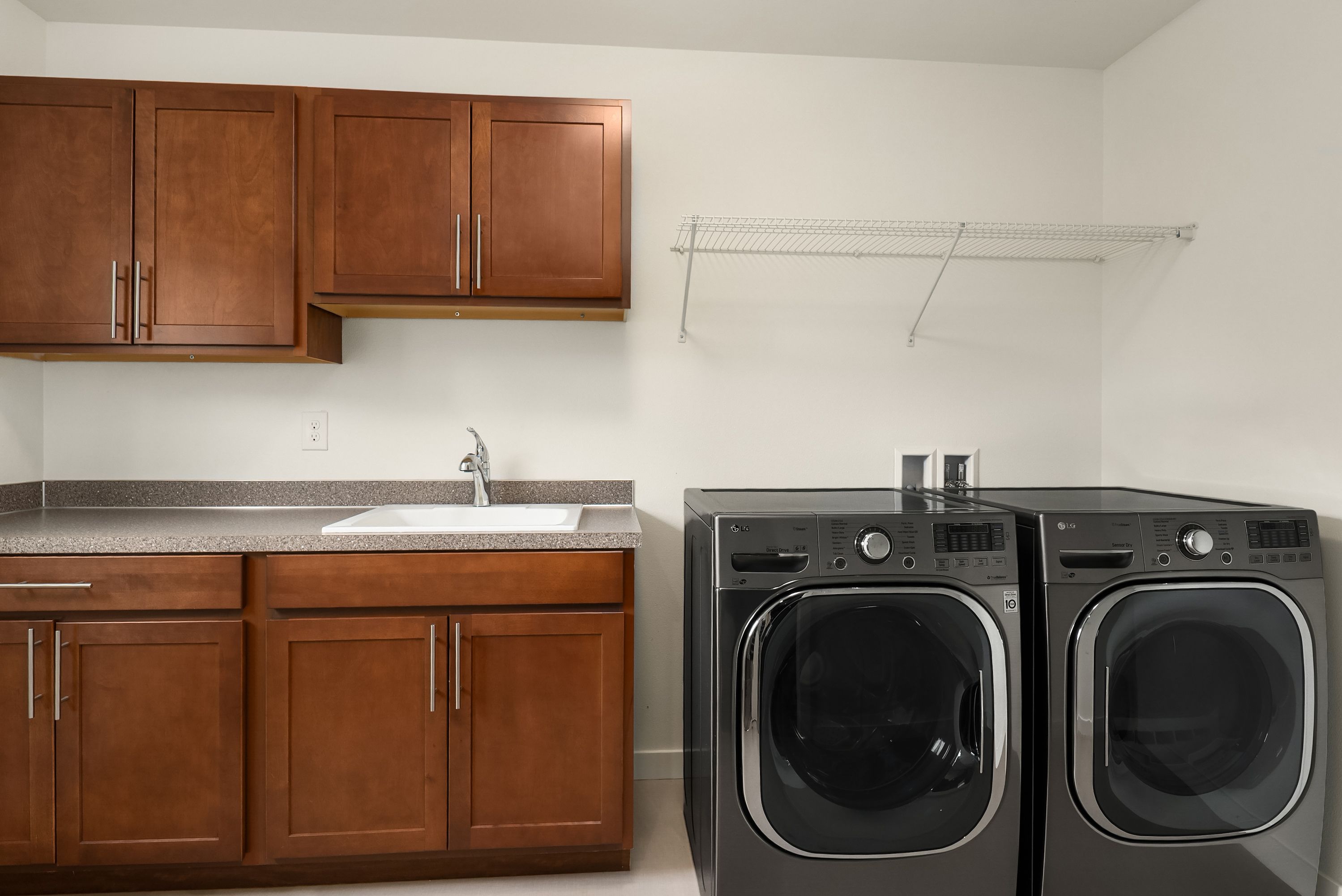  8826 41st St S, Seattle, WA 98118 - 物件實景