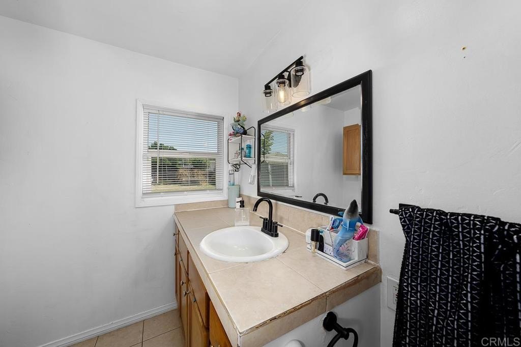 El Cajon, California, 92020, United States, 2 Bedrooms Bedrooms, ,1 BathroomBathrooms,Residential,For Sale,1986327