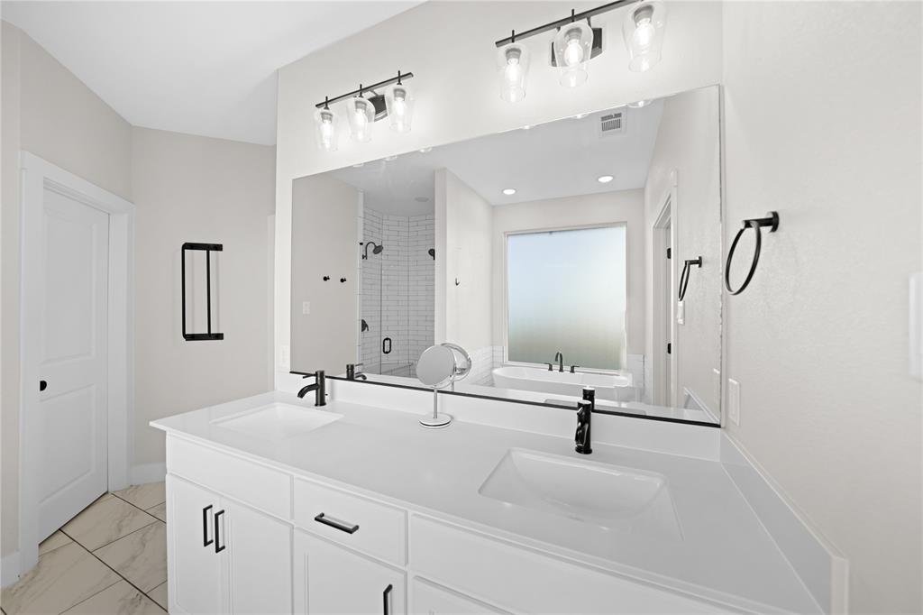 Nevada, Texas, 75173, United States, 3 Bedrooms Bedrooms, ,4 BathroomsBathrooms,Residential,For Sale,1987617