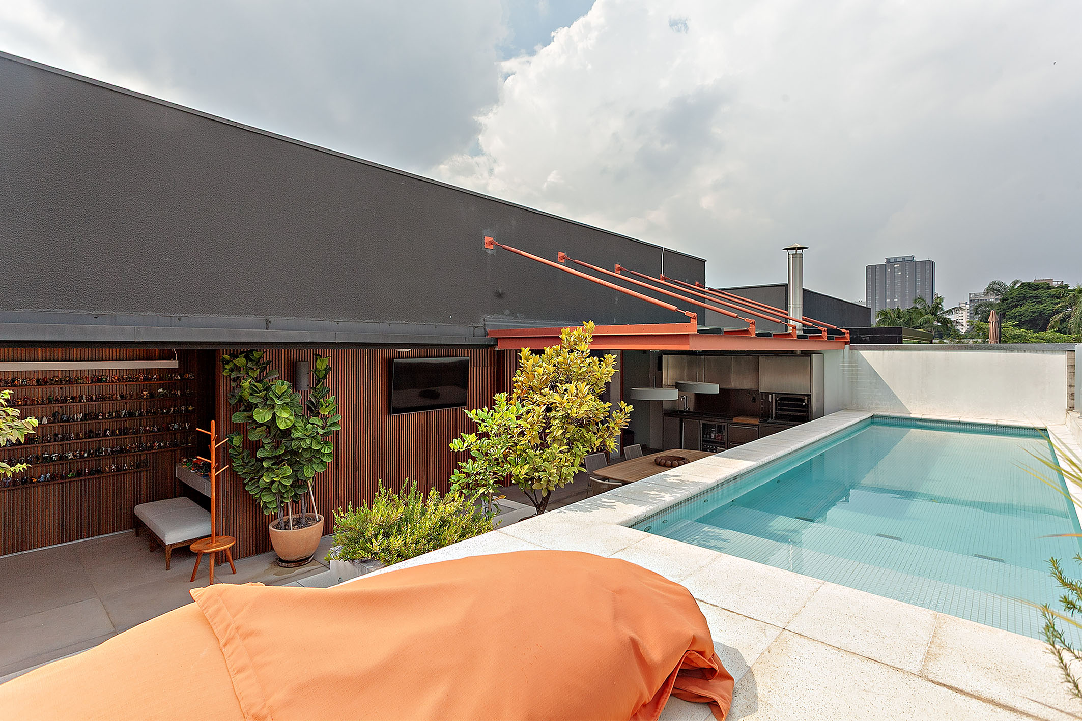  Contemporary residence in a private condominium with pool and integrated living - 物件實景