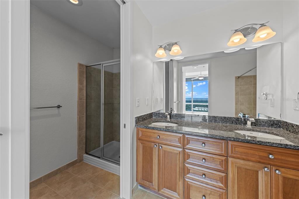 Orlando, Florida, 32801, United States, 2 Bedrooms Bedrooms, ,2 BathroomsBathrooms,Residential,For Sale,1794068