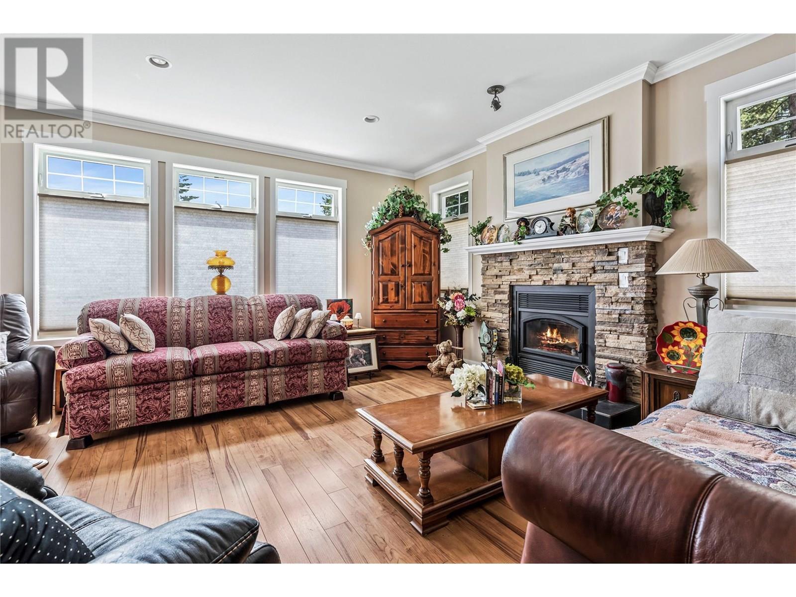 TAPPEN, British Columbia, V0E 2X2, CA, 2 Bedrooms Bedrooms, ,2 BathroomsBathrooms,Residential,For Sale,1868276