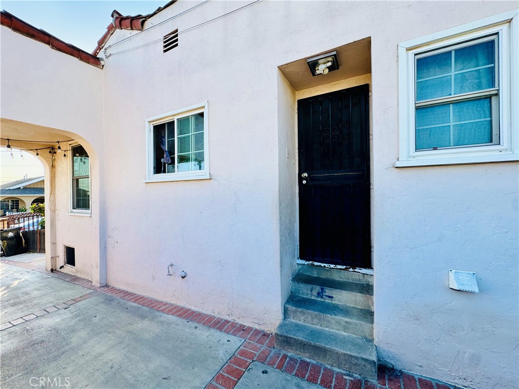 Los Angeles, California, 90023, United States, 4 Bedrooms Bedrooms, ,3 BathroomsBathrooms,Residential,For Sale,2013063
