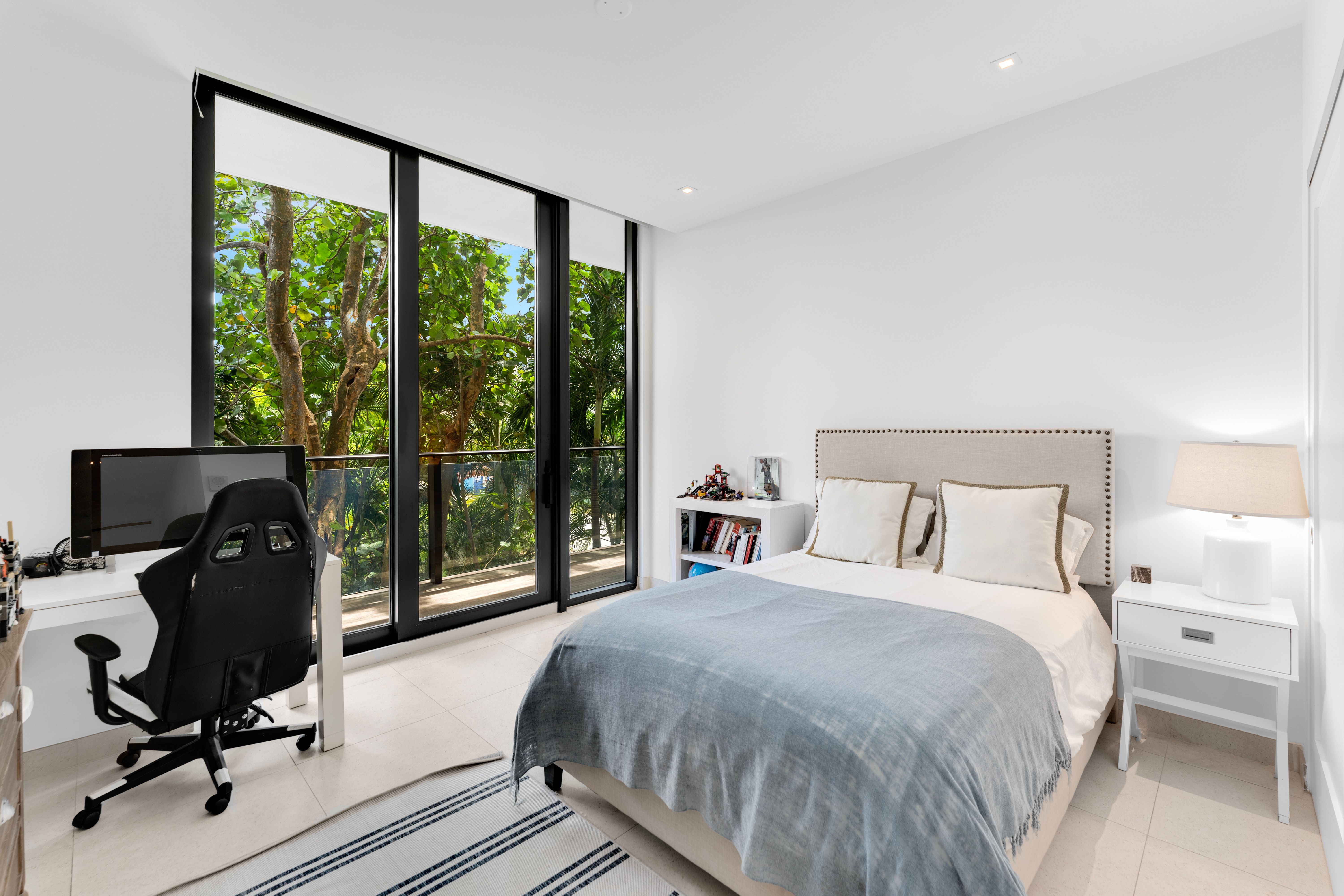  3581 E Glencoe Street, Miami, FL, 33133 - 物件實景
