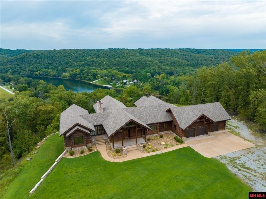 Cotter, Arkansas, 72626, United States, 4 Bedrooms Bedrooms, ,5 BathroomsBathrooms,Residential,For Sale,1976163