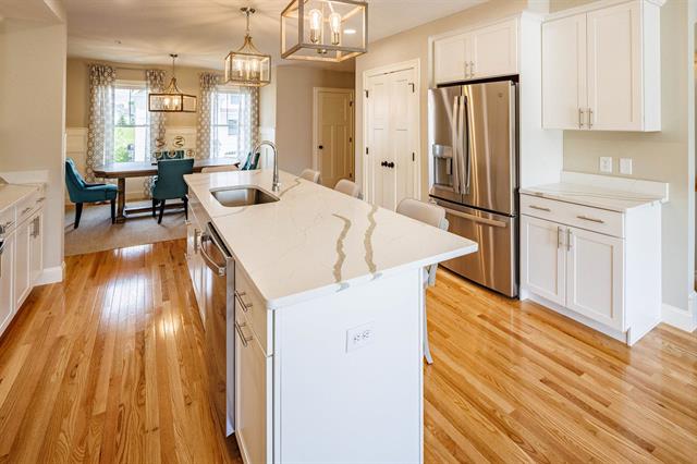 Dover, New Hampshire, 03820, United States, 2 Bedrooms Bedrooms, ,3 BathroomsBathrooms,Residential,For Sale,1913477