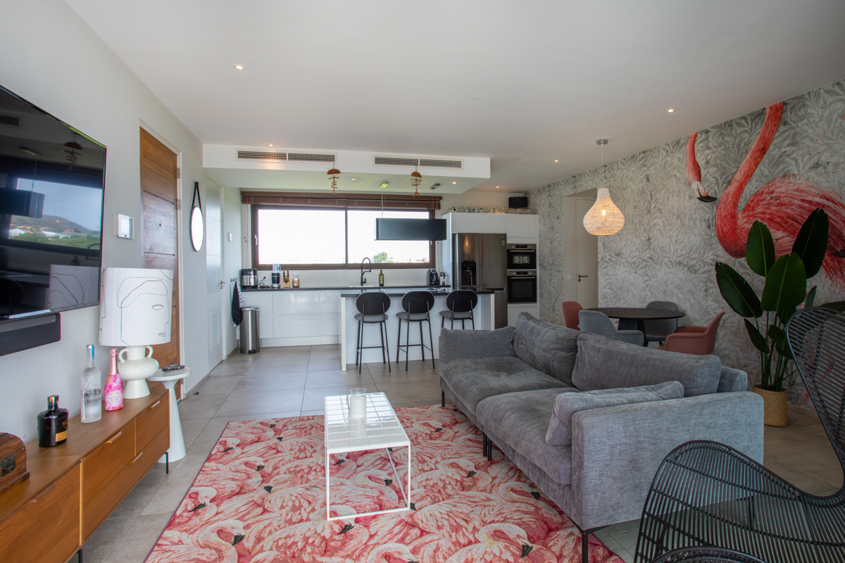 Jan Sofat, CW, 2 Bedrooms Bedrooms, ,2 BathroomsBathrooms,Residential,For Sale,1752587