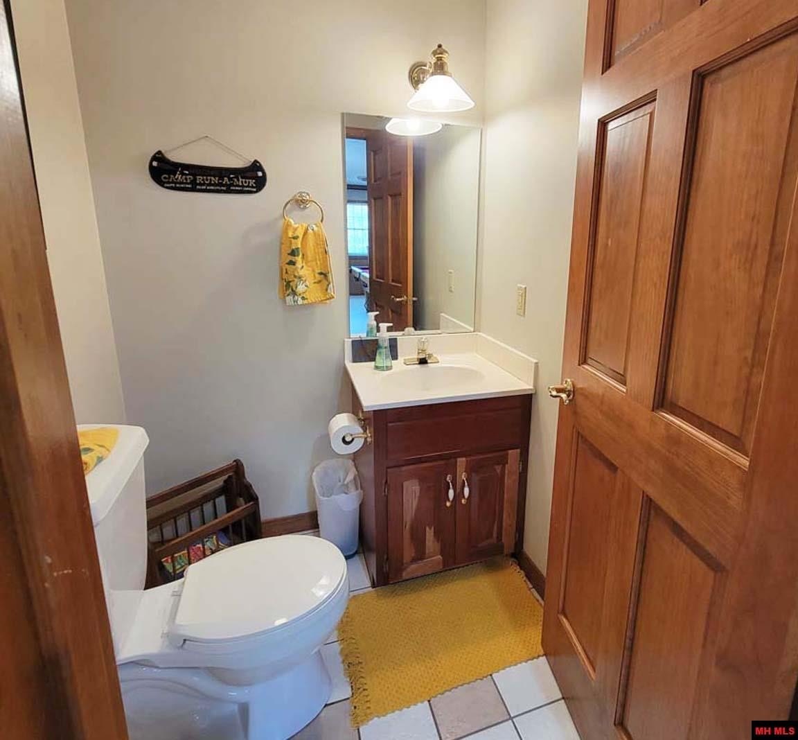 Mountain Home, Arkansas, 72653, United States, 4 Bedrooms Bedrooms, ,5 BathroomsBathrooms,Residential,For Sale,2018270