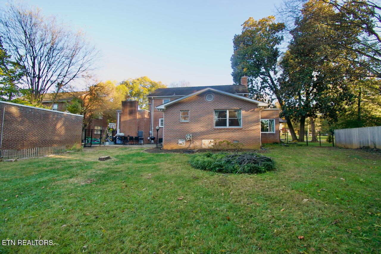 Maryville, Tennessee, 37803, United States, 4 Bedrooms Bedrooms, ,3 BathroomsBathrooms,Residential,For Sale,1989272