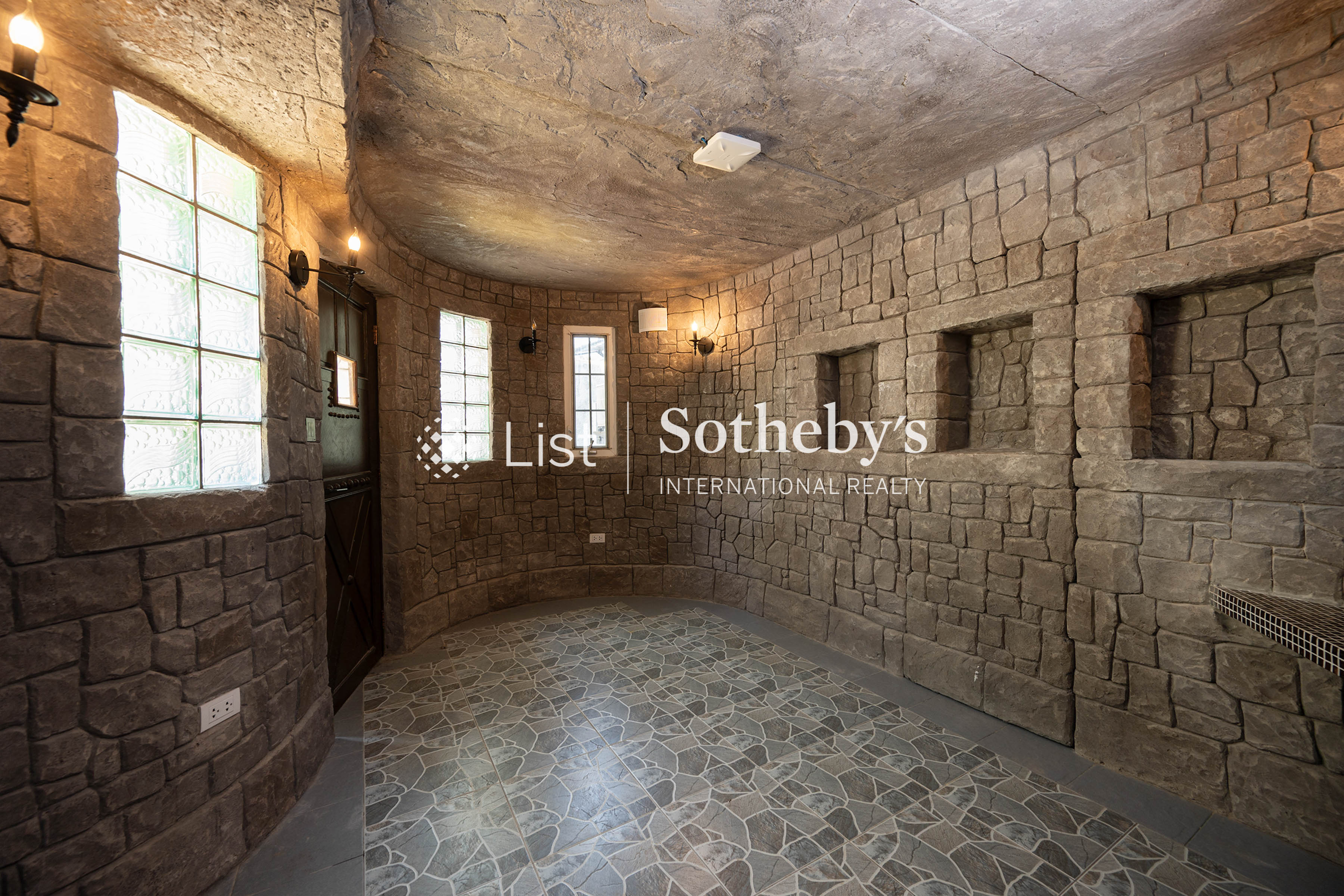  Creative Family Villa in North Cha-Am Featuring Gym, Office & Rock Wall - 物件實景