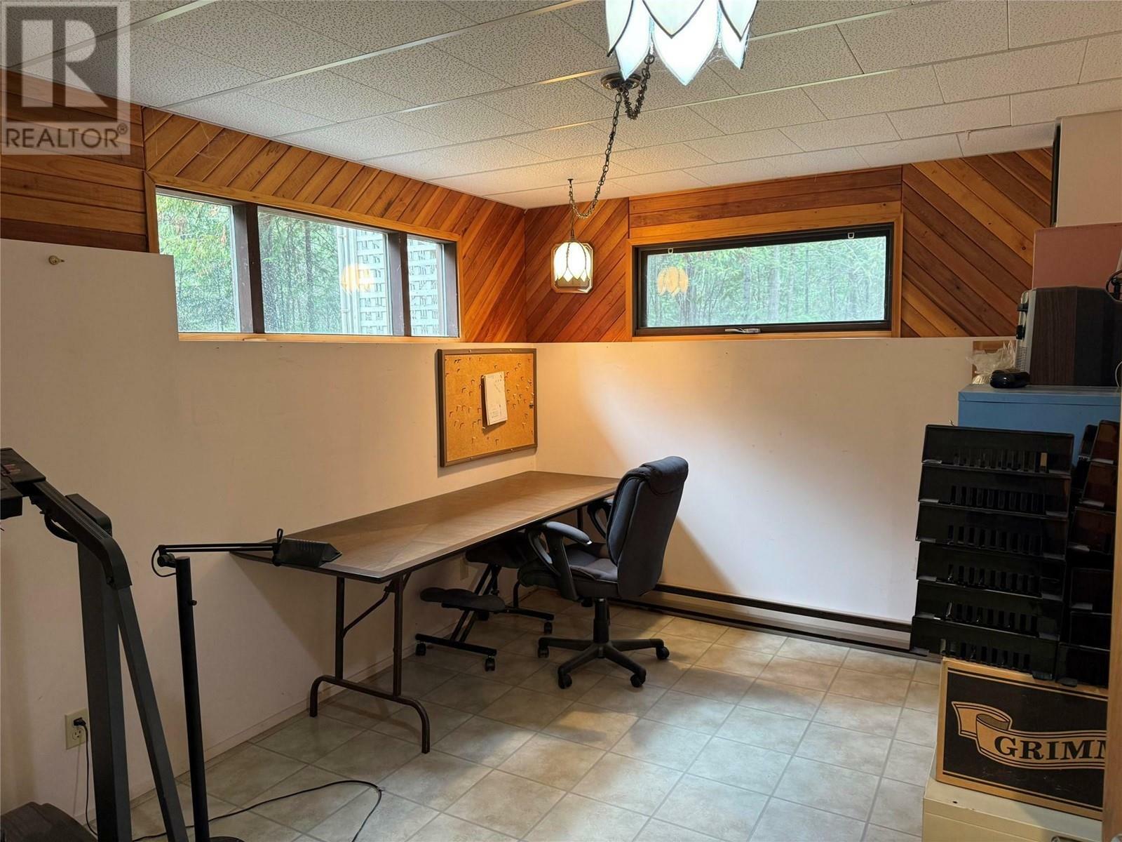 WINLAW, British Columbia, V0G 2J0, CA, 4 Bedrooms Bedrooms, ,1 BathroomBathrooms,Residential,For Sale,1837554