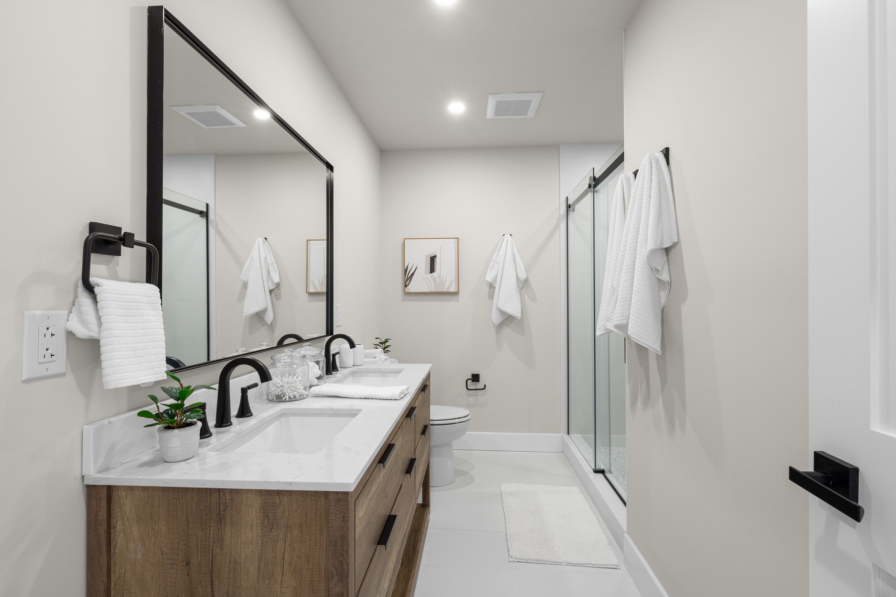  323 E Oak Avenue #101 - 物件實景
