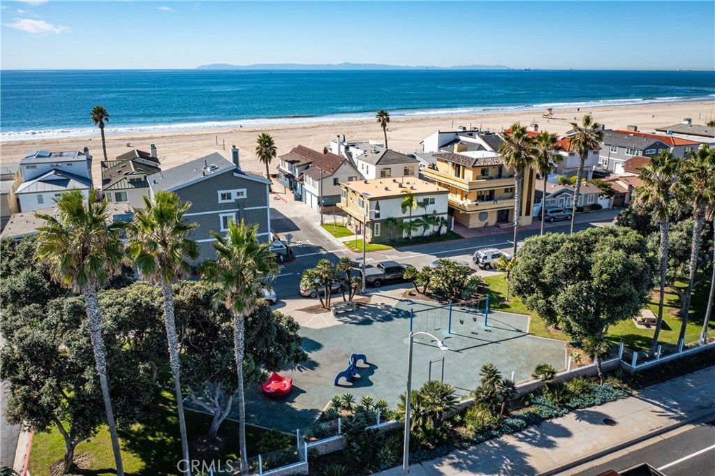 Newport Beach, California, 92663, United States, 3 Bedrooms Bedrooms, ,2 BathroomsBathrooms,Residential,For Sale,2001553