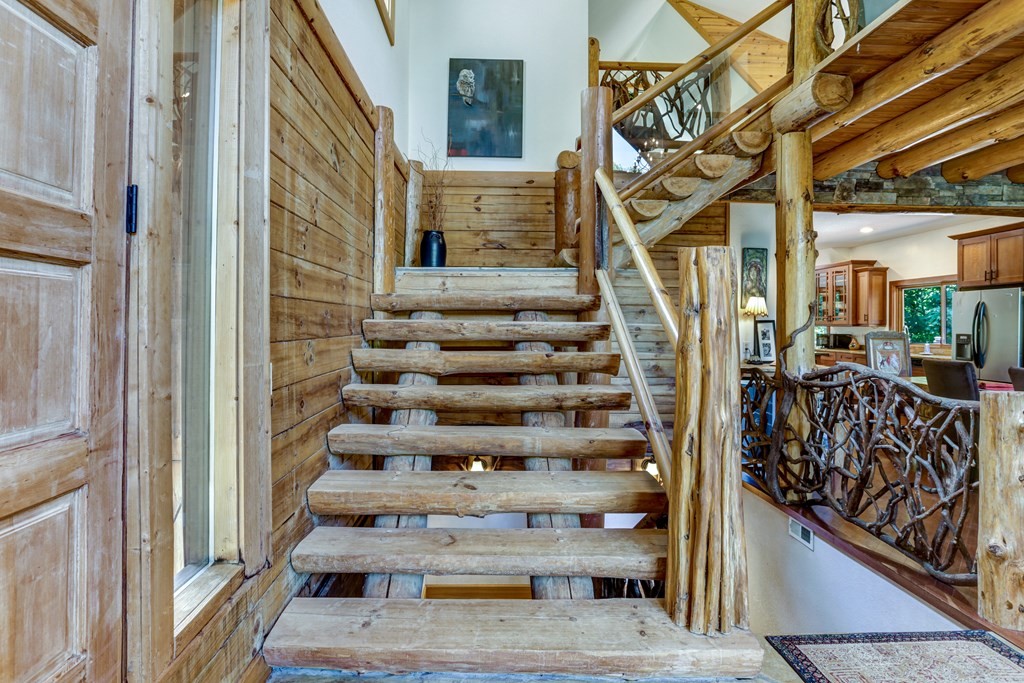 Hayesville, North Carolina, 28904, United States, 3 Bedrooms Bedrooms, ,5 BathroomsBathrooms,Residential,For Sale,1931942