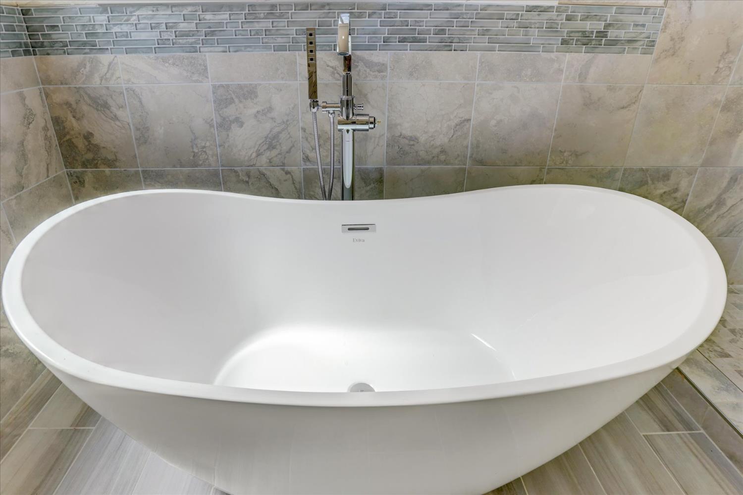 Grass Valley, California, 95949, United States, 4 Bedrooms Bedrooms, ,3 BathroomsBathrooms,Residential,For Sale,1979972