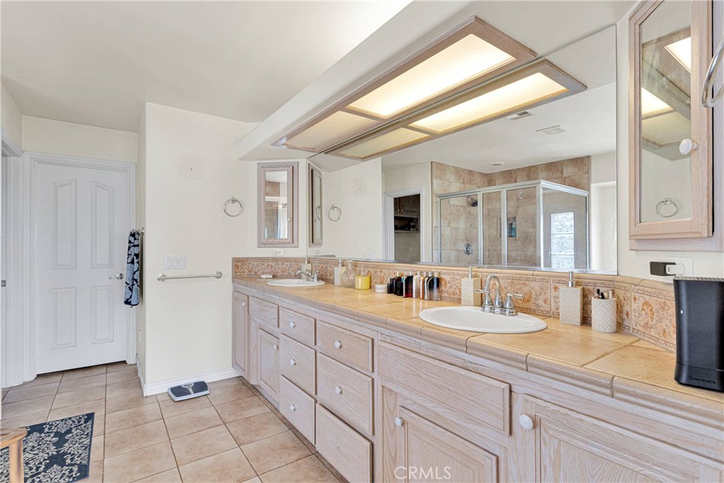 Victorville, California, 92395, United States, 4 Bedrooms Bedrooms, ,2 BathroomsBathrooms,Residential,For Sale,1927294