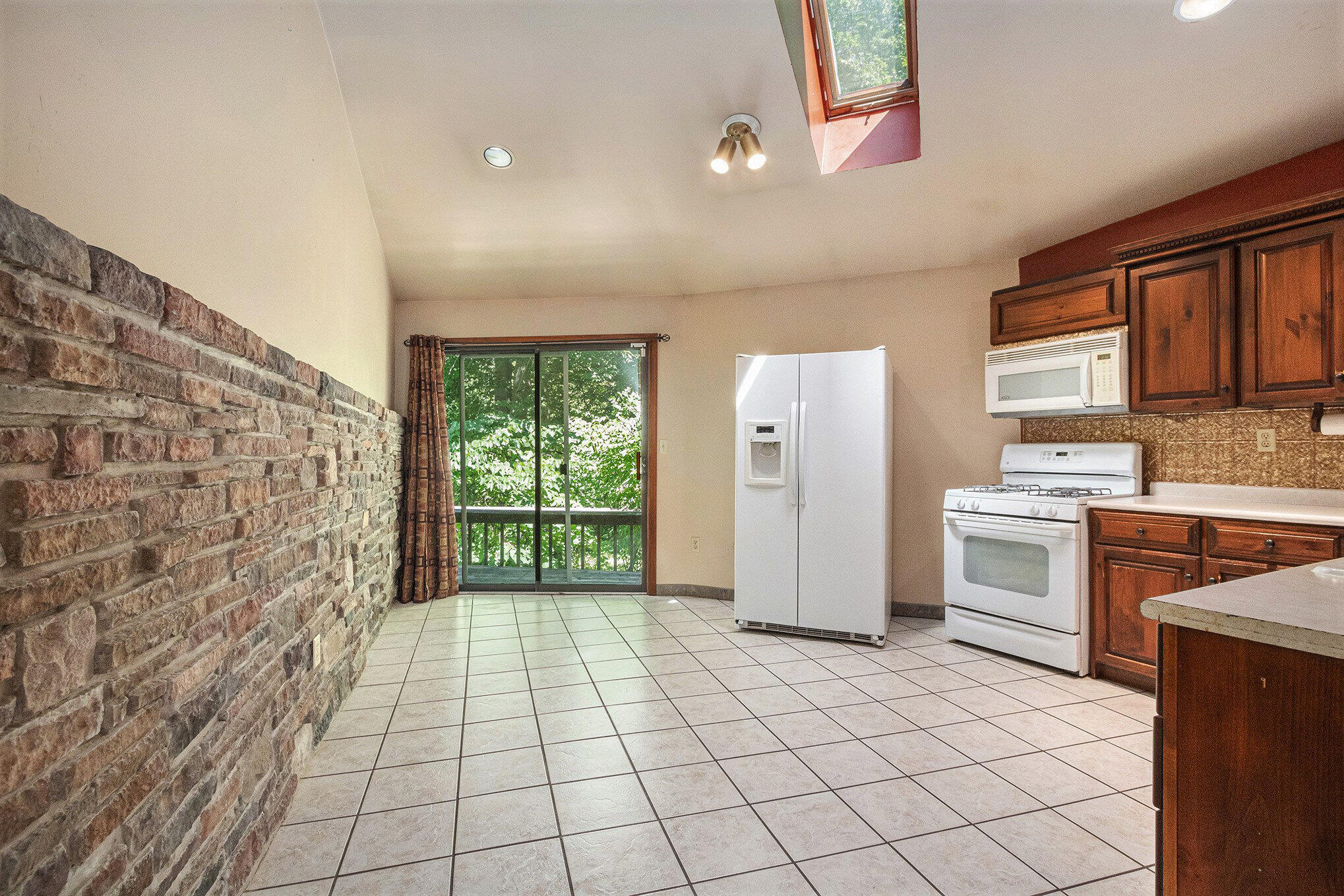 Bangor, Michigan, 49013, United States, 3 Bedrooms Bedrooms, ,2 BathroomsBathrooms,Residential,For Sale,1930428