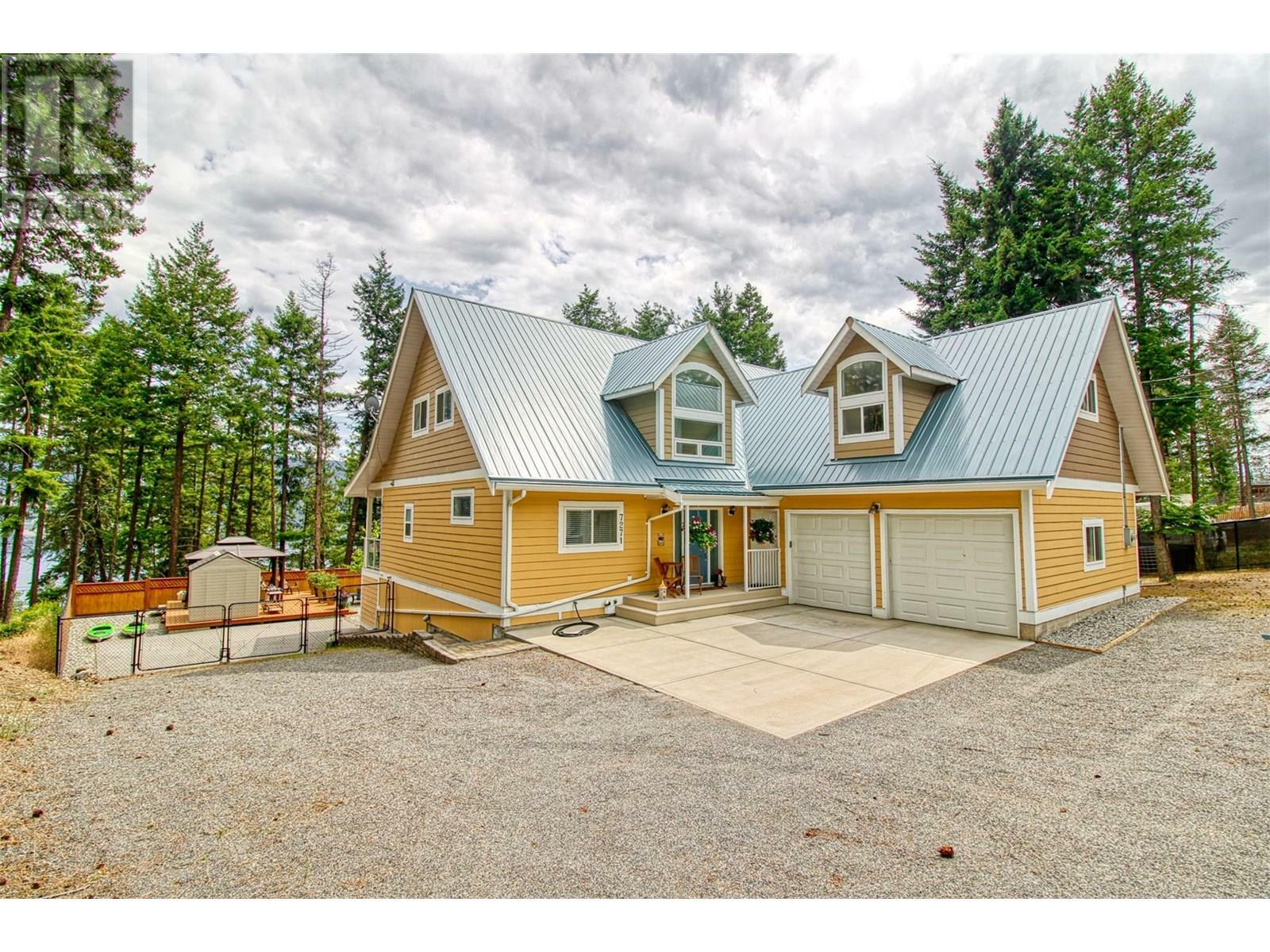 KELOWNA, British Columbia, V1Z 3W4, CA, 5 Bedrooms Bedrooms, ,3 BathroomsBathrooms,Residential,For Sale,1876914