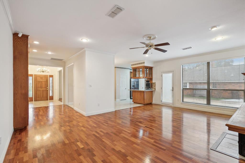 Denton, Texas, 76205, United States, 4 Bedrooms Bedrooms, ,4 BathroomsBathrooms,Residential,For Sale,1915796
