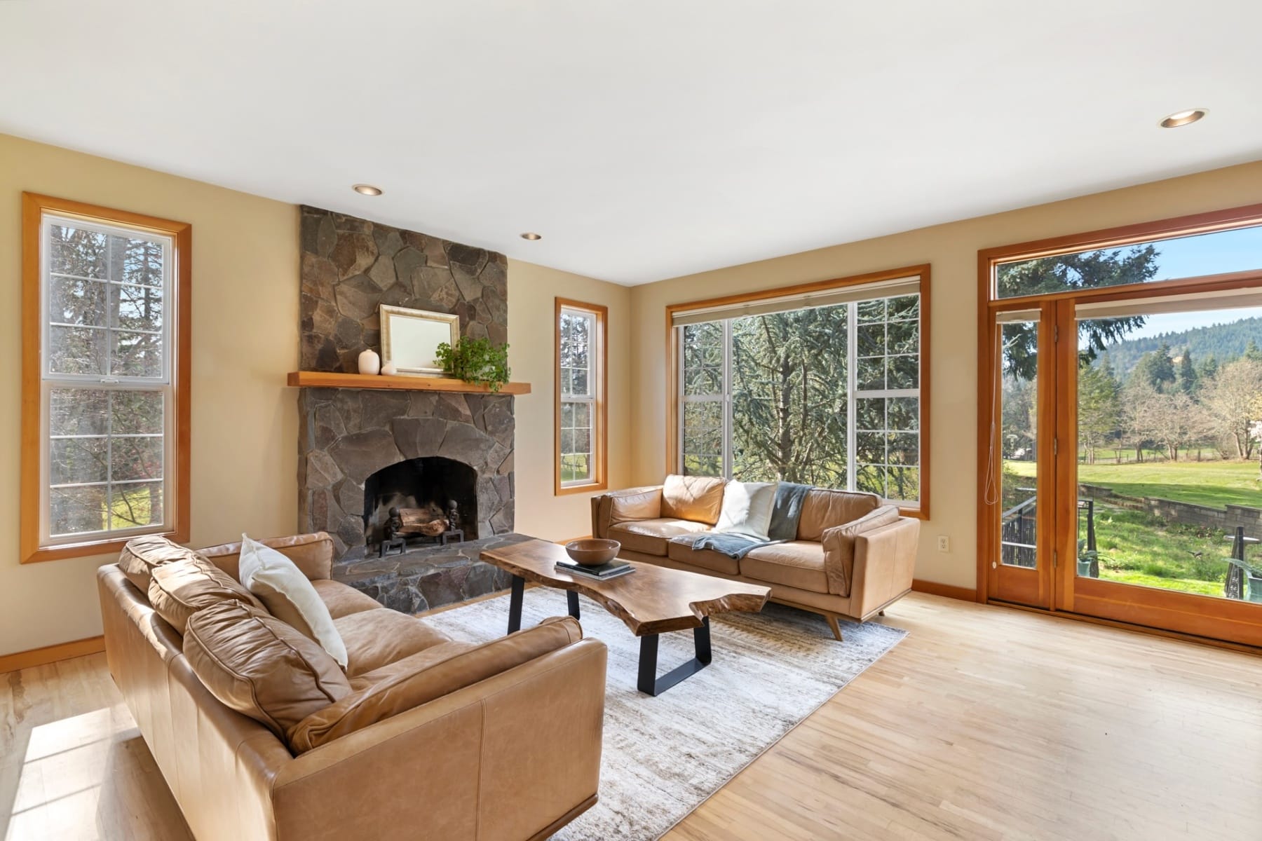  4050 SYLVESTER DR Hood River, OR 97031 - 物件實景