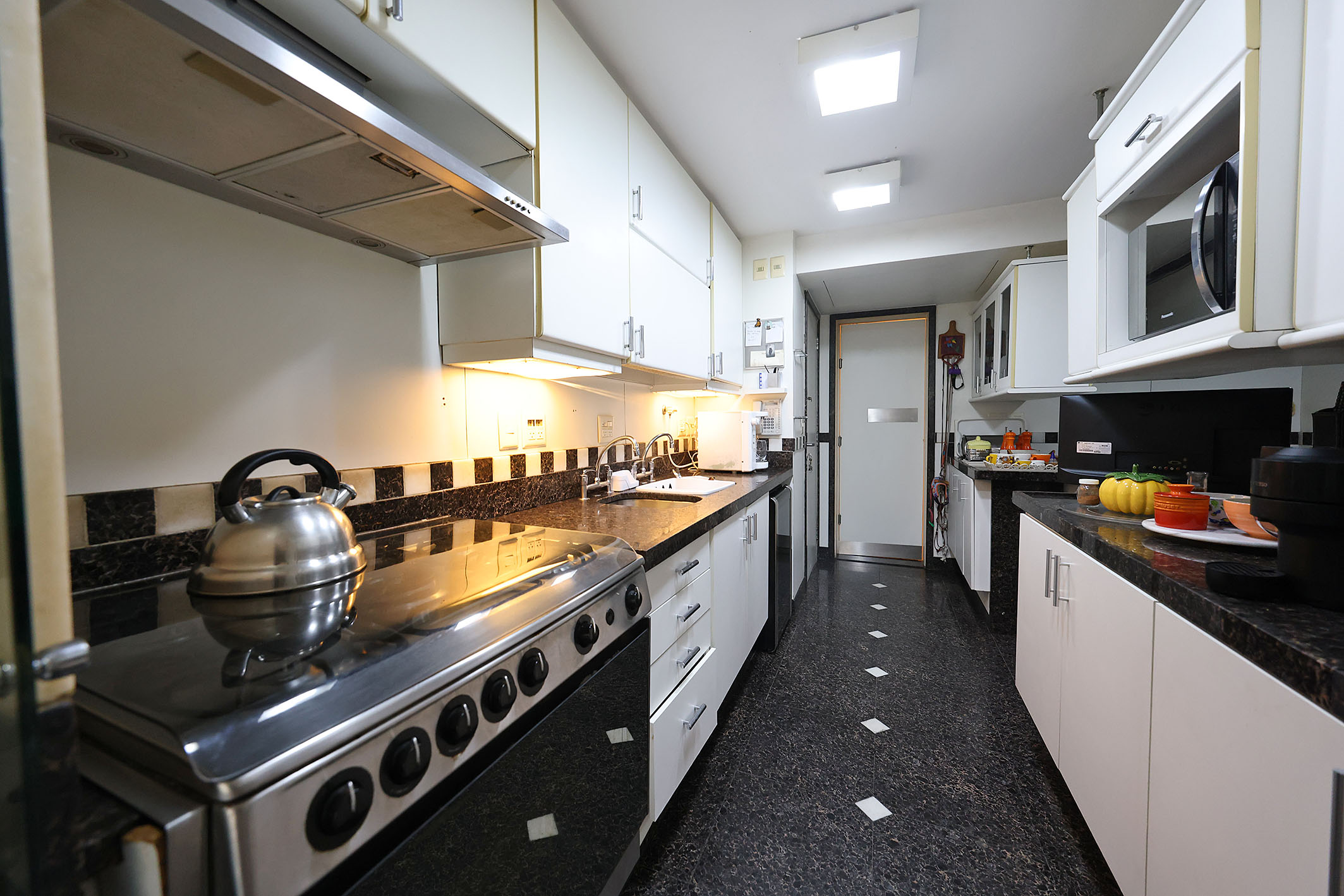  Spacious residence with terrace in a prime Leblon location - 物件實景