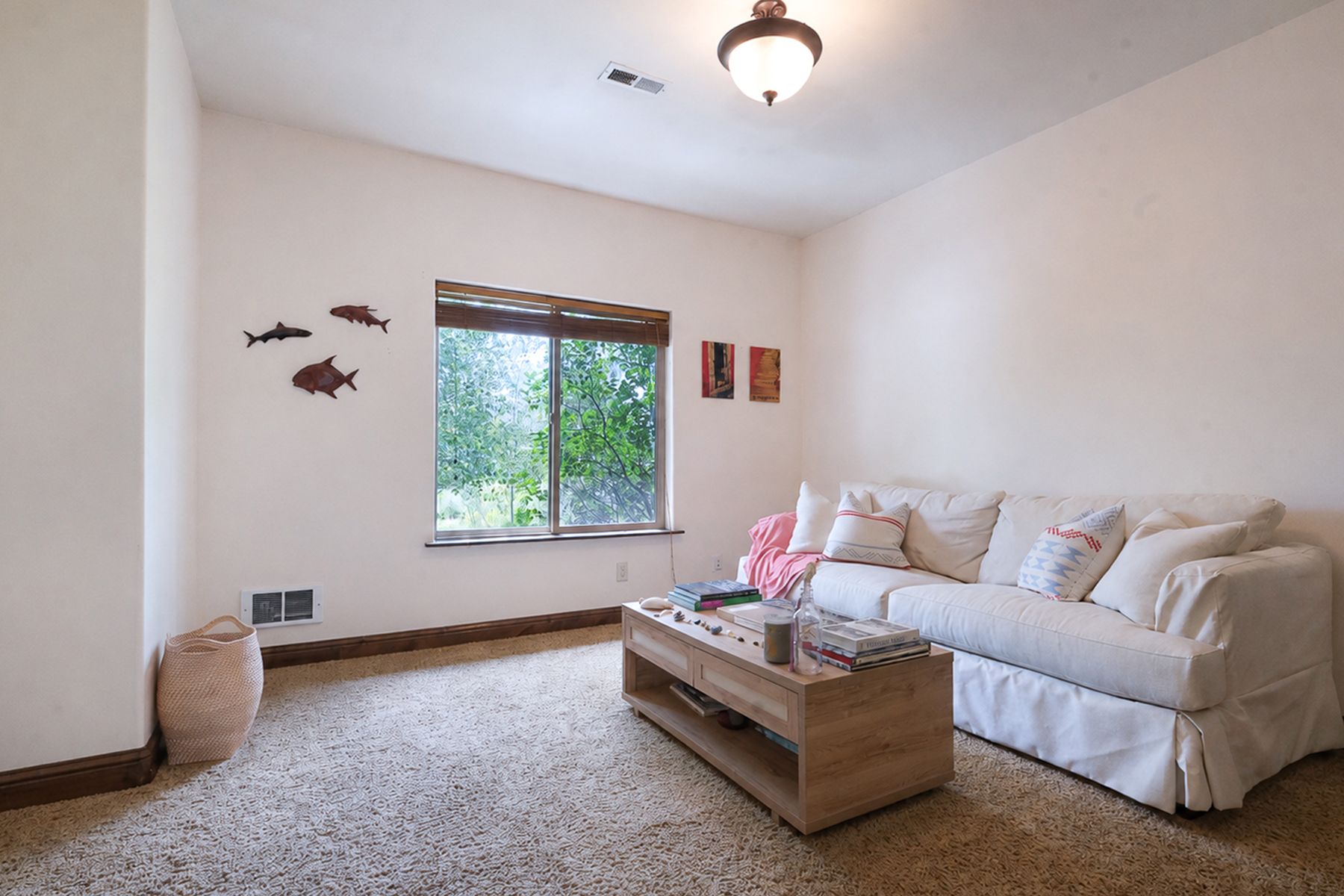  Charming Vaulted-Ceiling Ranch in River Meadows - 物件實景