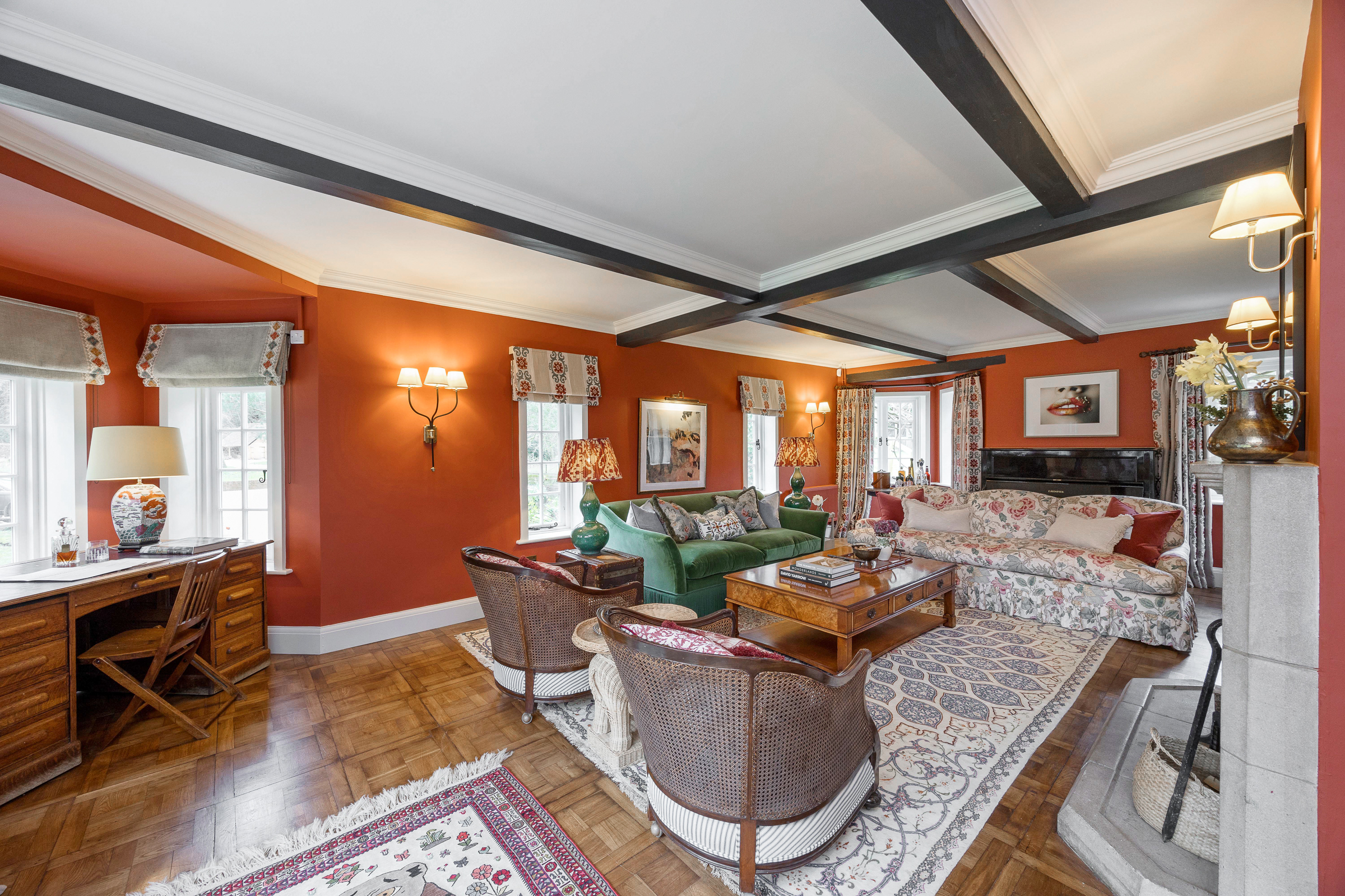  A Characterful New Forest Country House with Cottage, Stables and Barn - 物件實景