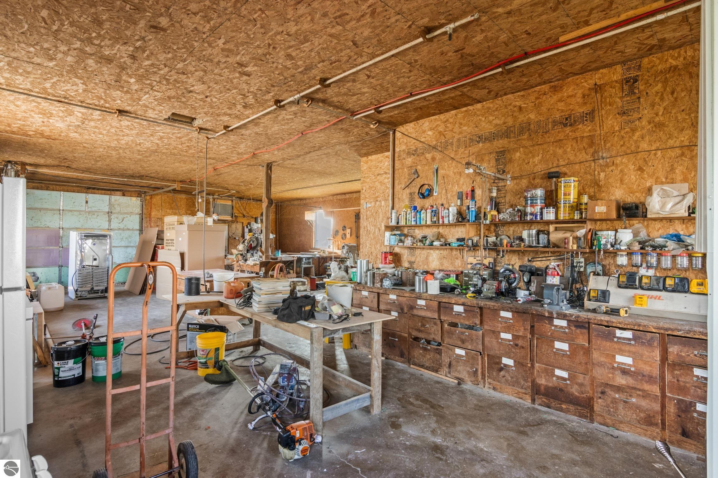 Leroy, Michigan, 49655-8142, United States, 5 Bedrooms Bedrooms, ,3 BathroomsBathrooms,Residential,For Sale,1949628