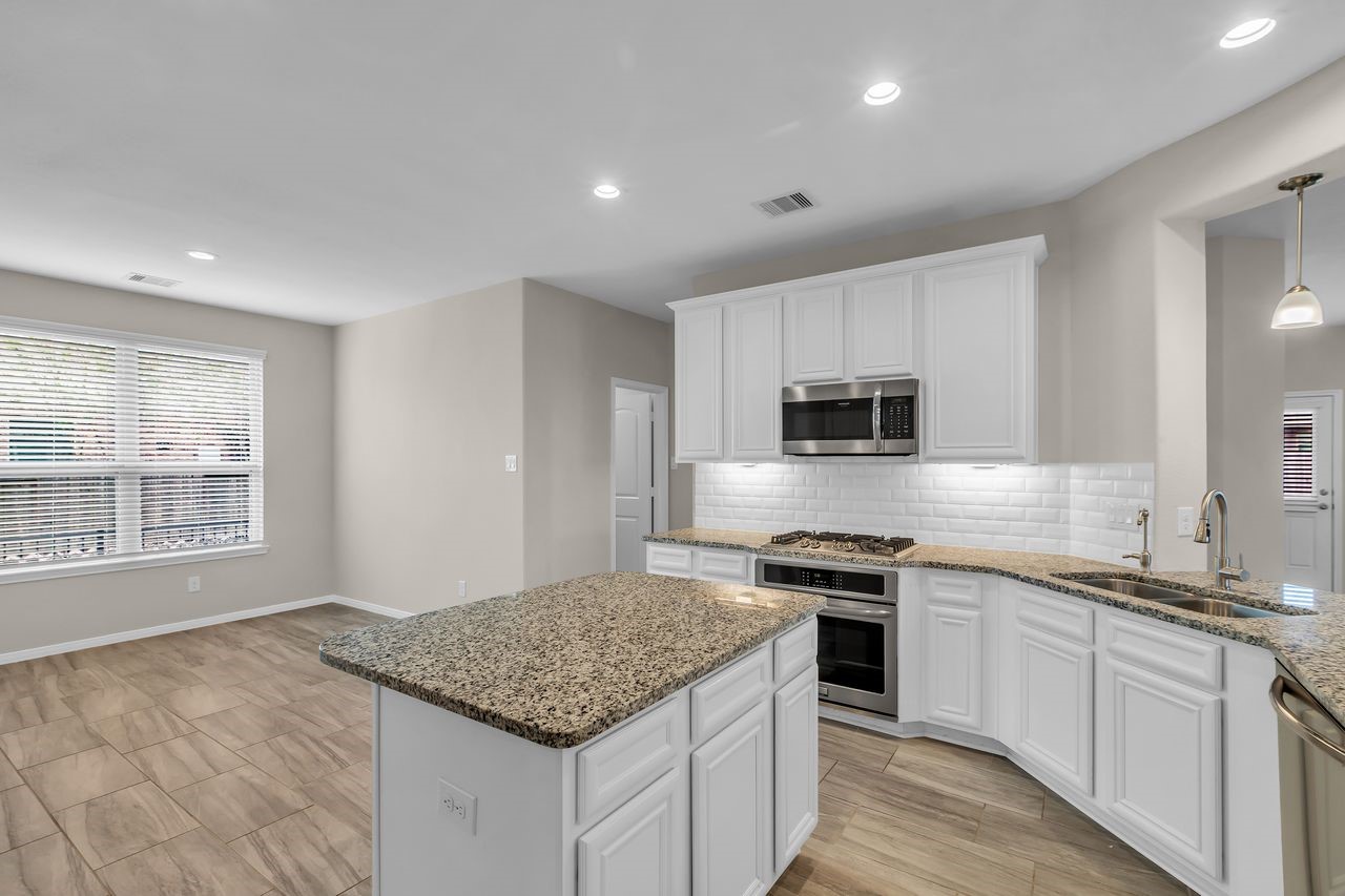 Conroe, Texas, 77384, United States, 4 Bedrooms Bedrooms, ,4 BathroomsBathrooms,Residential,For Sale,1995789