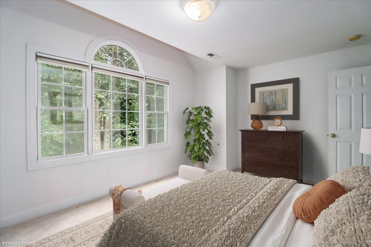 Shelton, Connecticut, 06484, United States, 5 Bedrooms Bedrooms, ,4 BathroomsBathrooms,Residential,For Sale,1943251