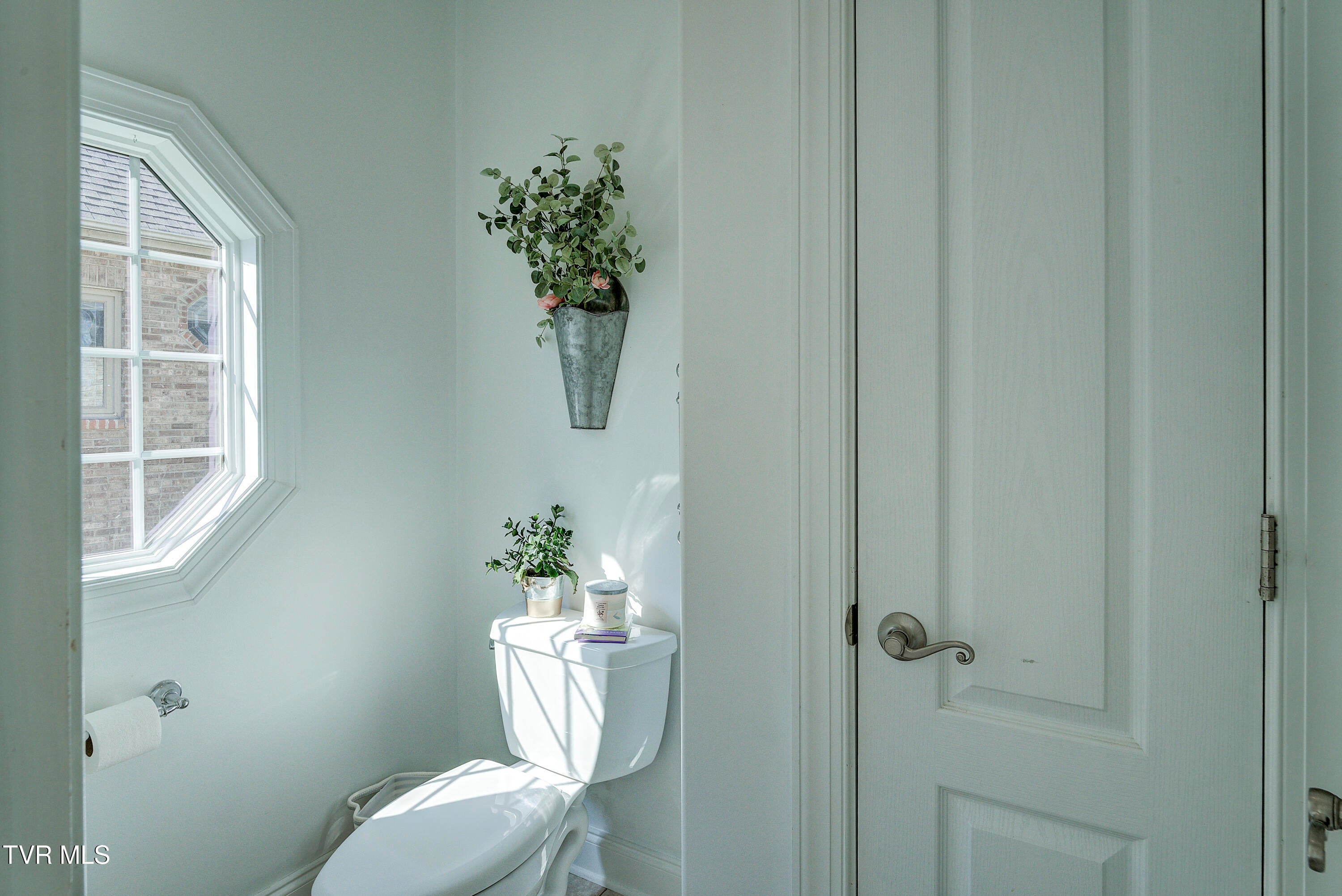 Johnson City, Tennessee, 37604, United States, 5 Bedrooms Bedrooms, ,3 BathroomsBathrooms,Residential,For Sale,1964815