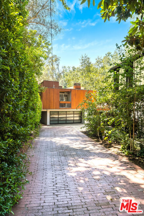 Santa Monica, California, 90402, United States, 5 Bedrooms Bedrooms, ,5 BathroomsBathrooms,Residential,For Sale,2000455