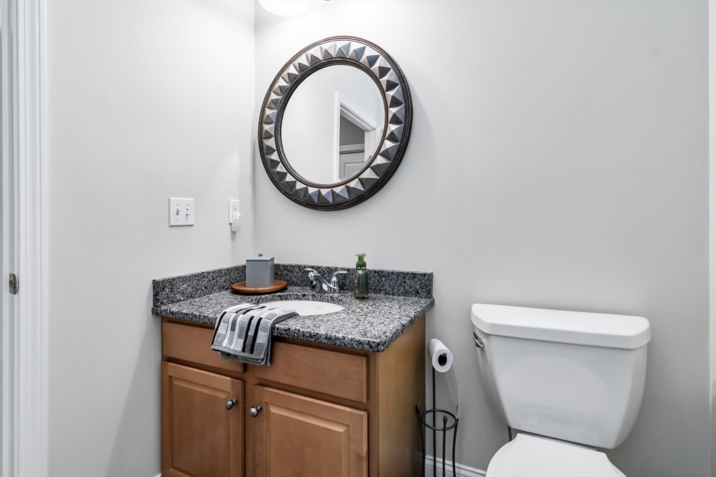 Haverhill, Massachusetts, 01832, United States, 2 Bedrooms Bedrooms, ,3 BathroomsBathrooms,Residential,For Sale,1931401