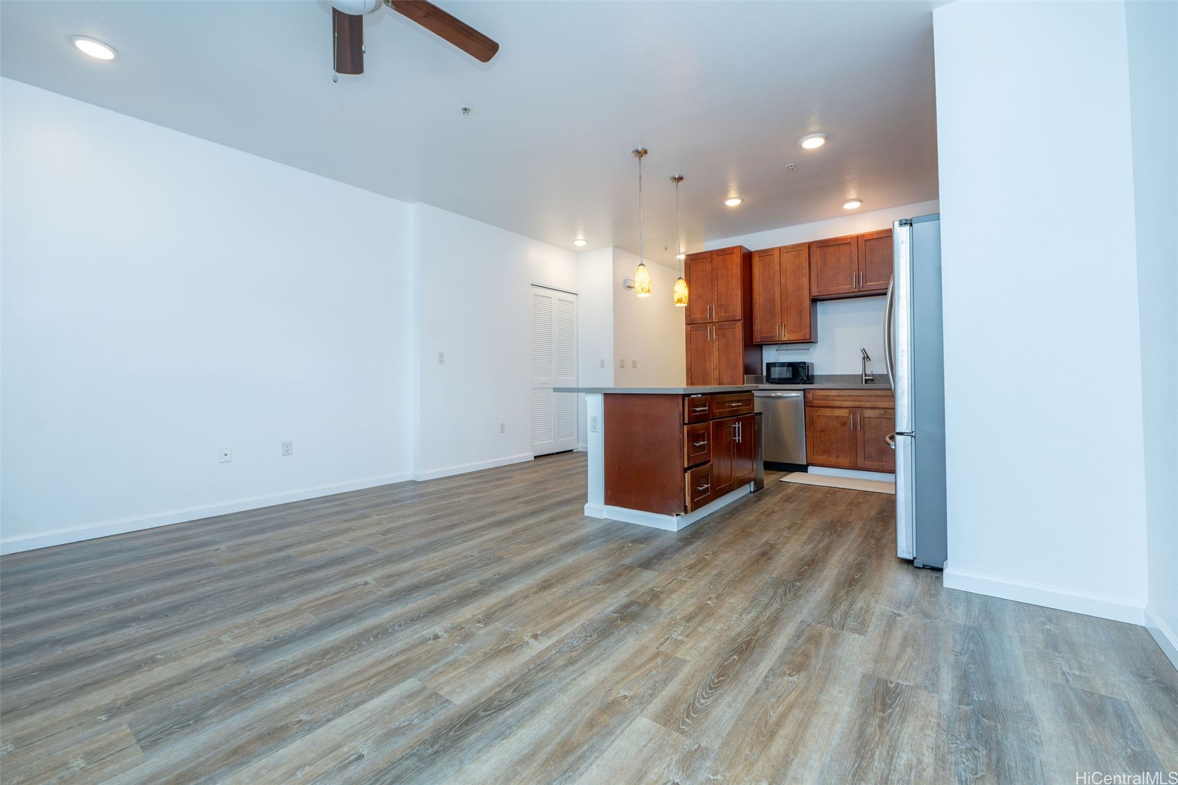 Kapolei, Hawaii, 96707, United States, 2 Bedrooms Bedrooms, ,2 BathroomsBathrooms,Residential,For Sale,1933025