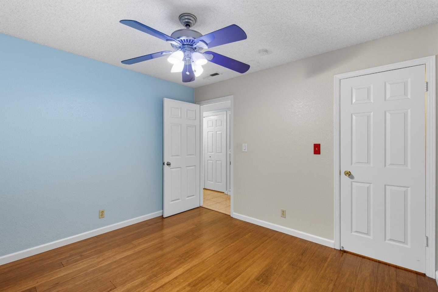 Hayward, California, 94541, United States, 2 Bedrooms Bedrooms, ,2 BathroomsBathrooms,Residential,For Sale,1961712