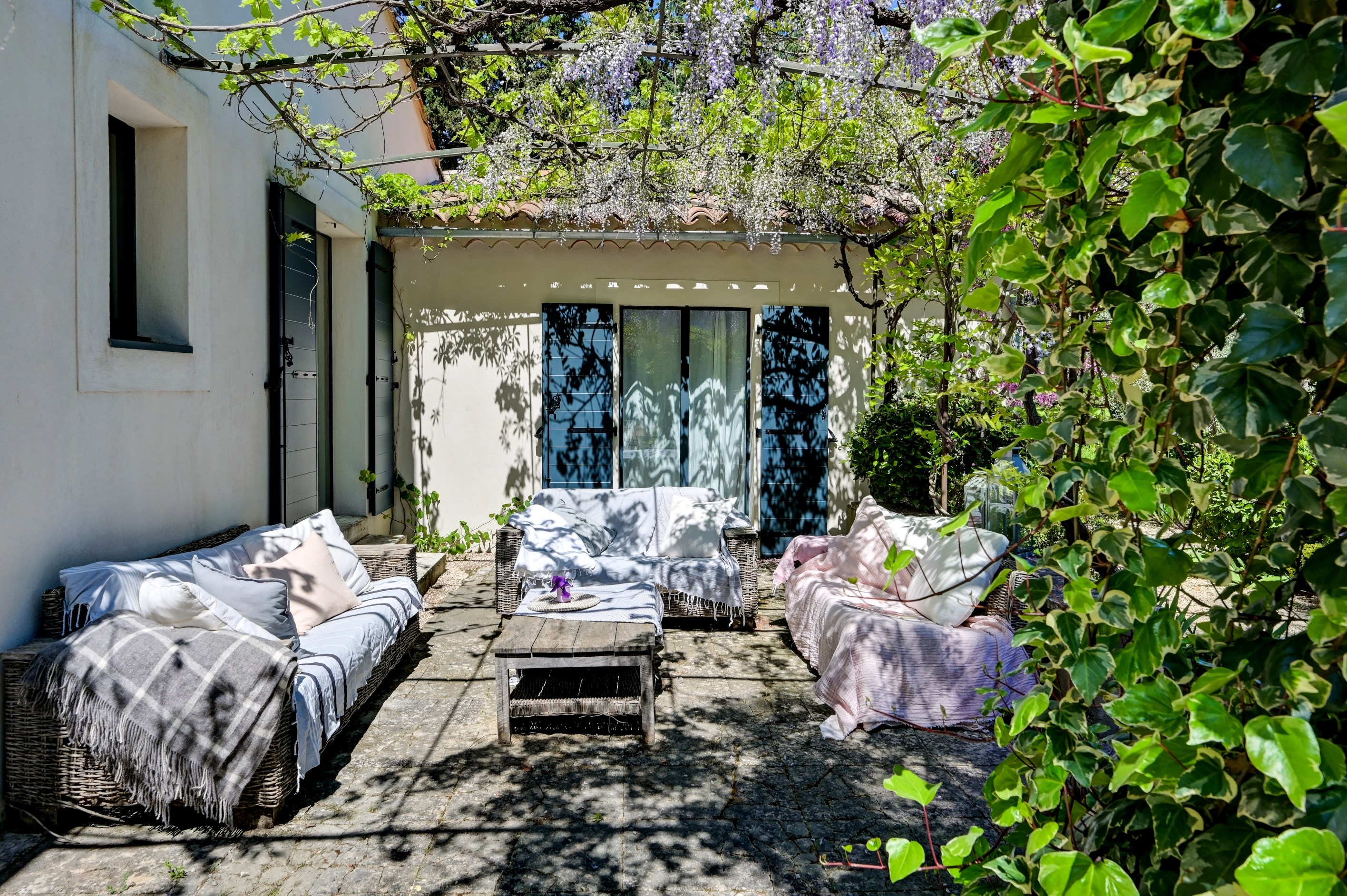  Exclusive. Rare in Eygalières, beautiful renovated house in the village center … - 物件實景