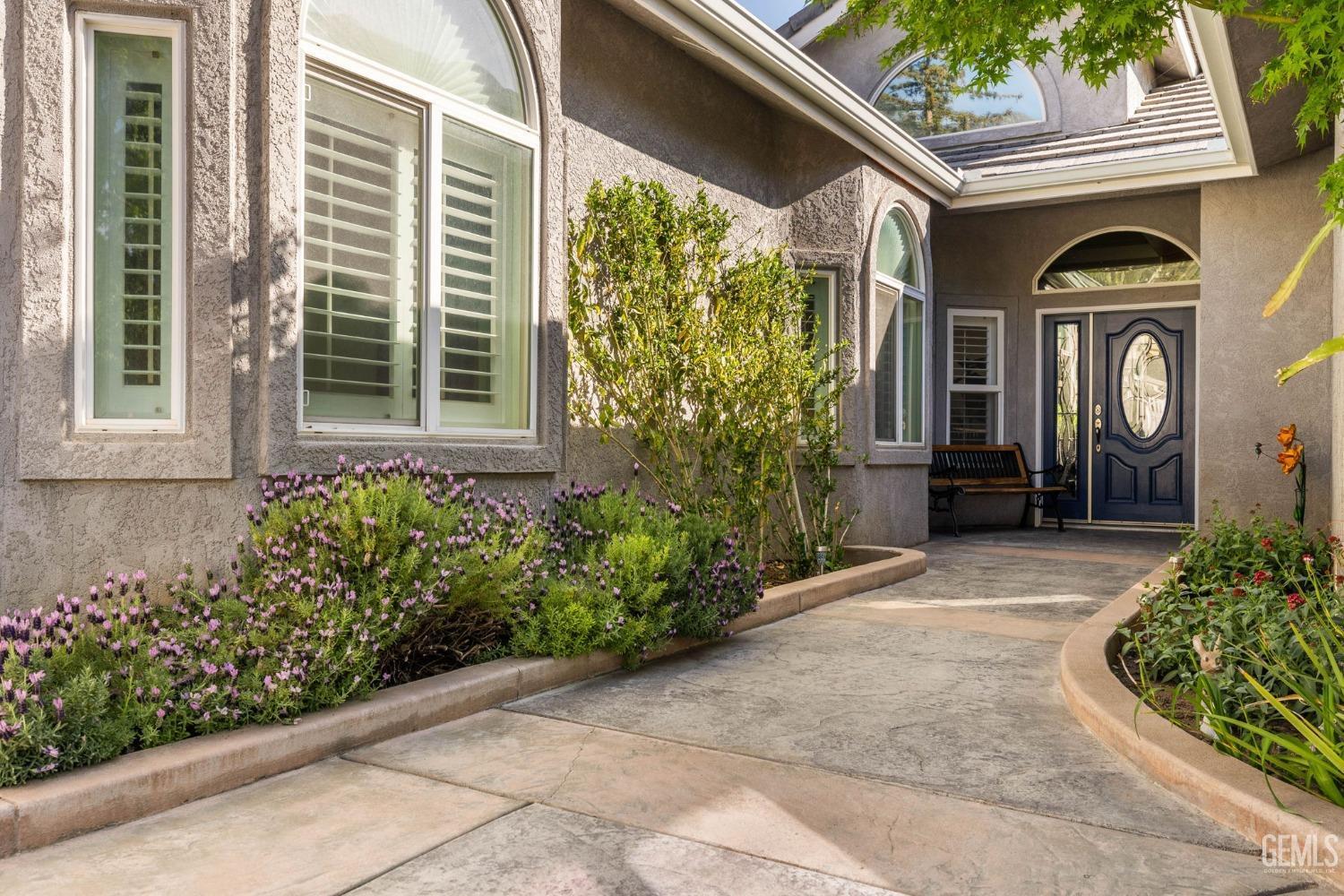 Kernville, California, 93238, United States, 4 Bedrooms Bedrooms, ,3 BathroomsBathrooms,Residential,For Sale,1941989