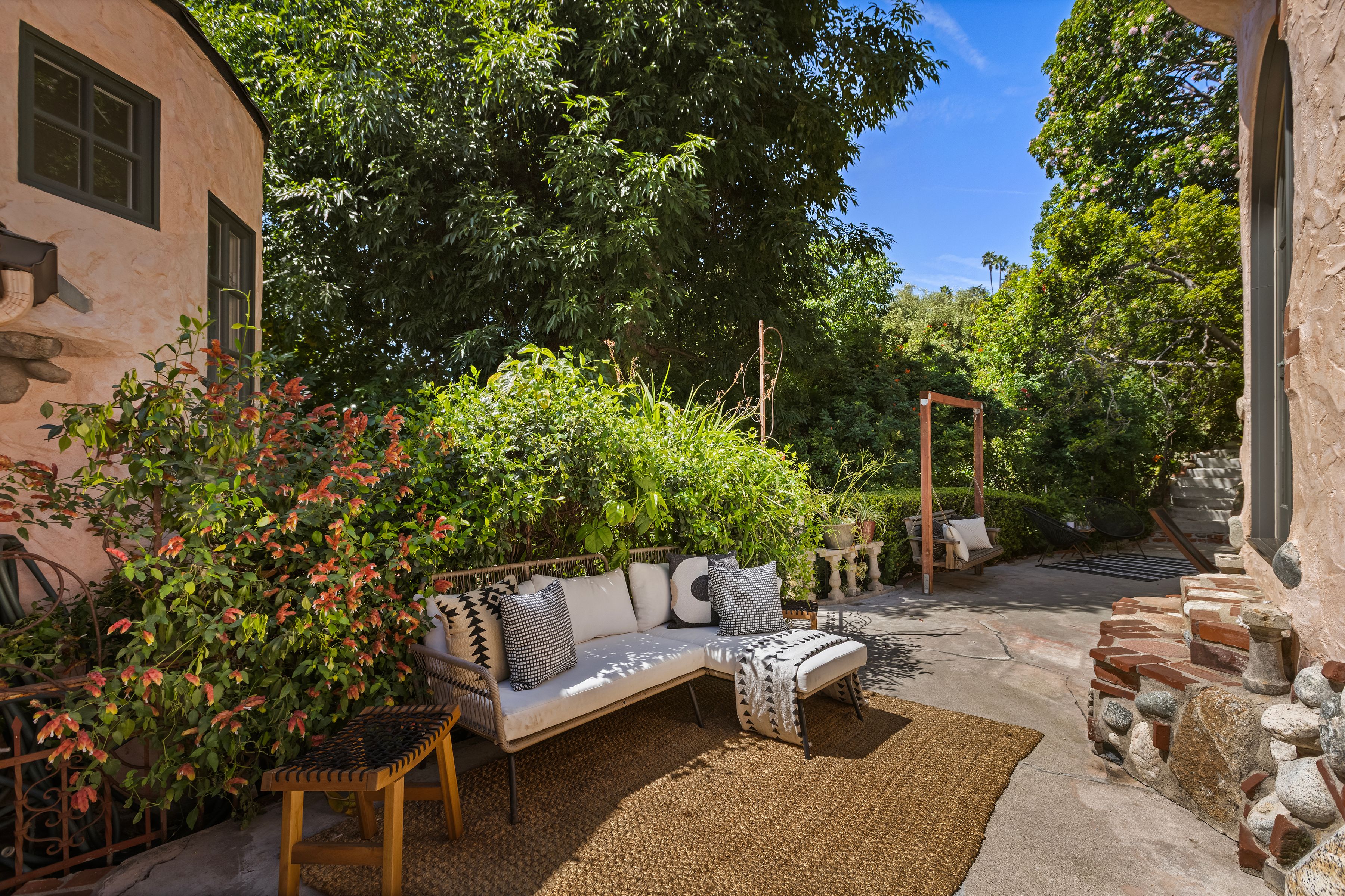  A Storybook Compound - 物件實景