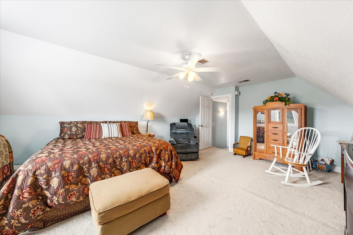 Winchester, Tennessee, 37398, United States, 4 Bedrooms Bedrooms, ,2 BathroomsBathrooms,Residential,For Sale,1921635