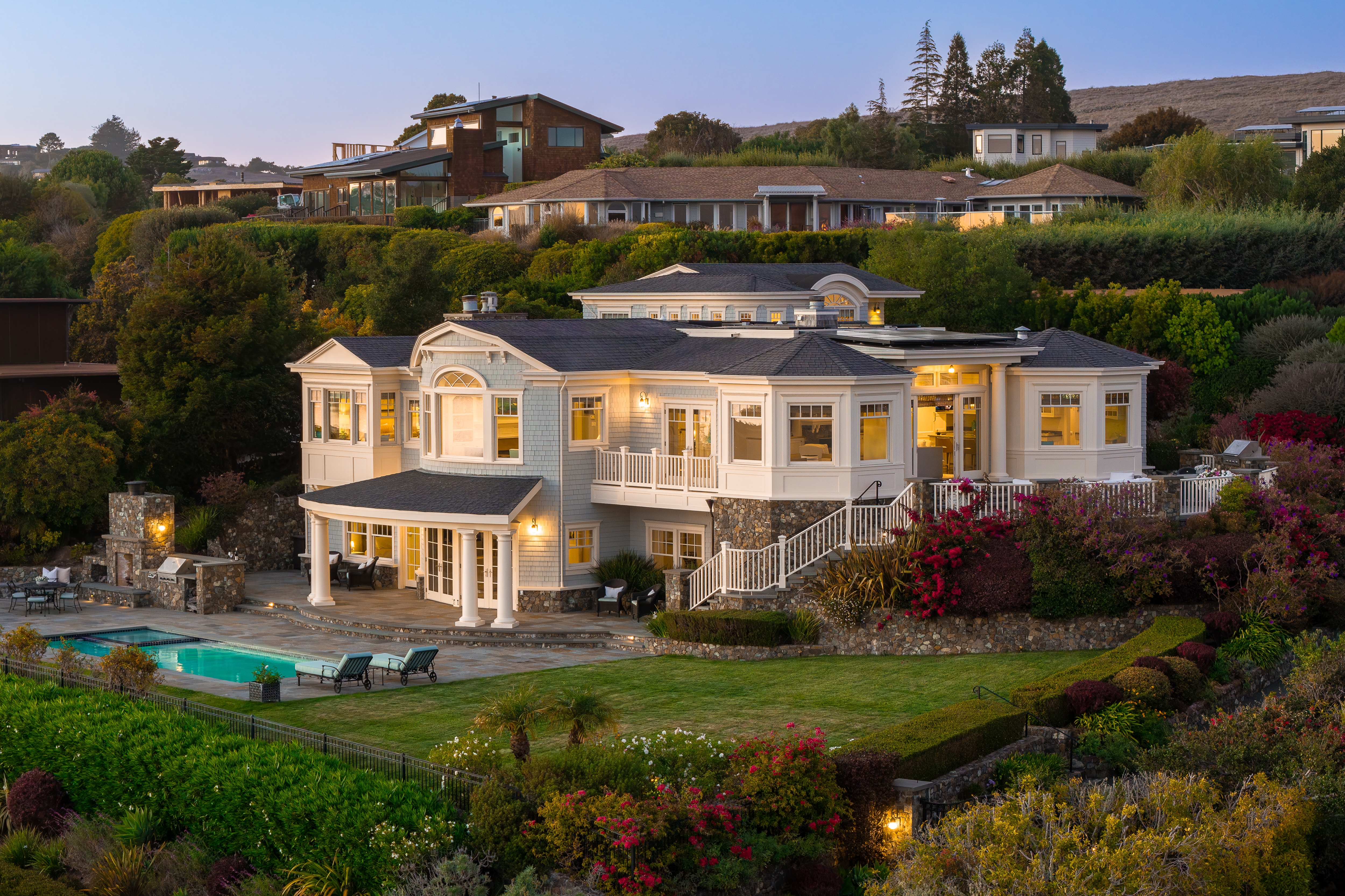  East Coast-Inspired Estate with Sweeping City, Bridge and Mount Tam Views - 物件實景